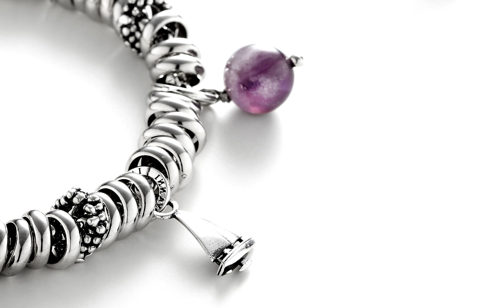 The Awakening of Nature in contemporary jewellery