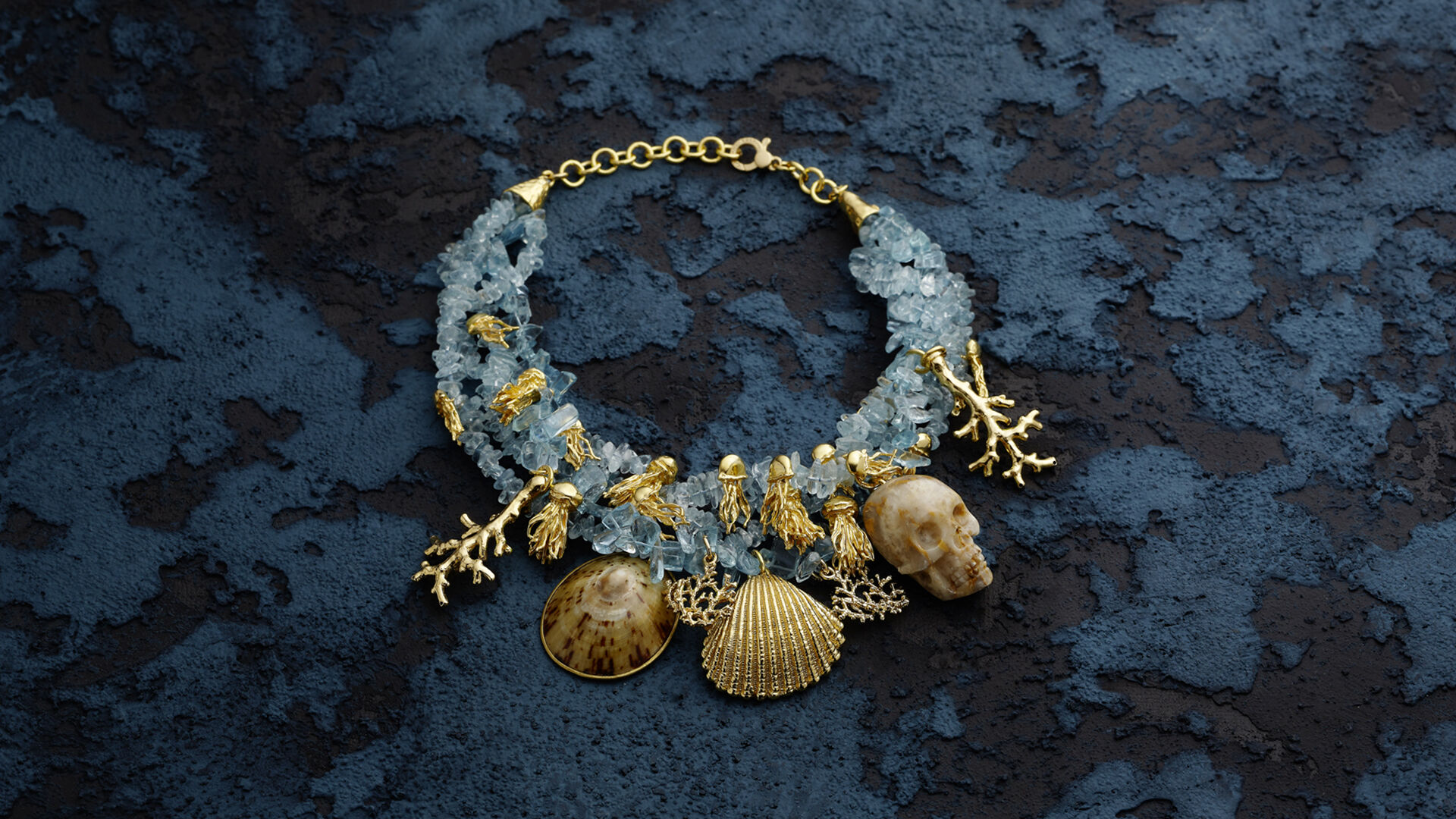 Nautilus golden necklace