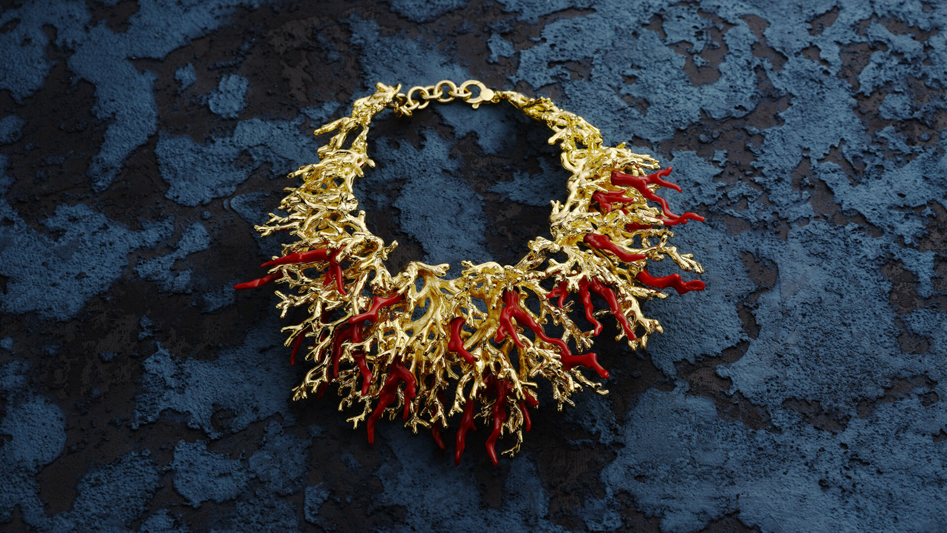 Nautilus golden coral necklace