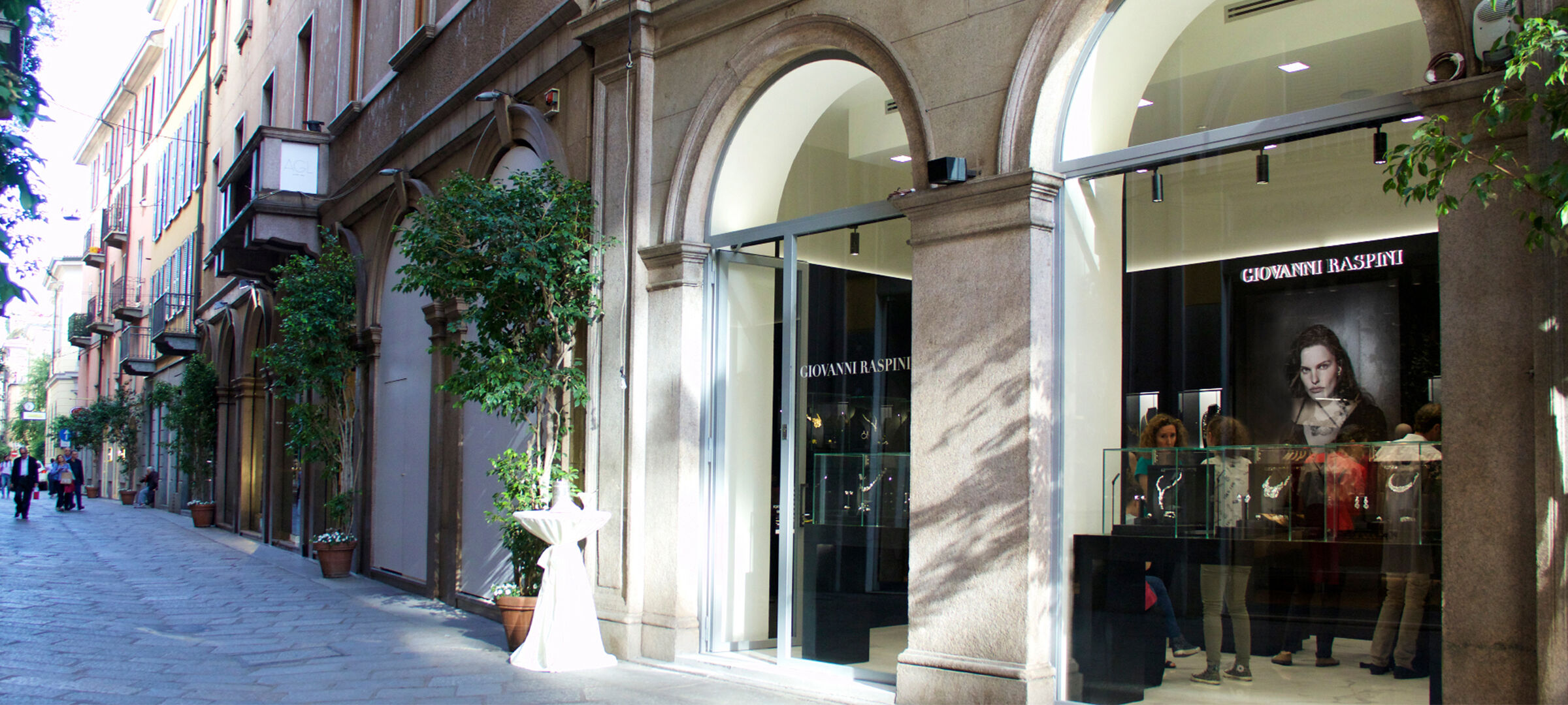 Opening in Milan Via della Spiga Giovanni Raspini Opening in Milan Via della Spiga Giovanni Raspini