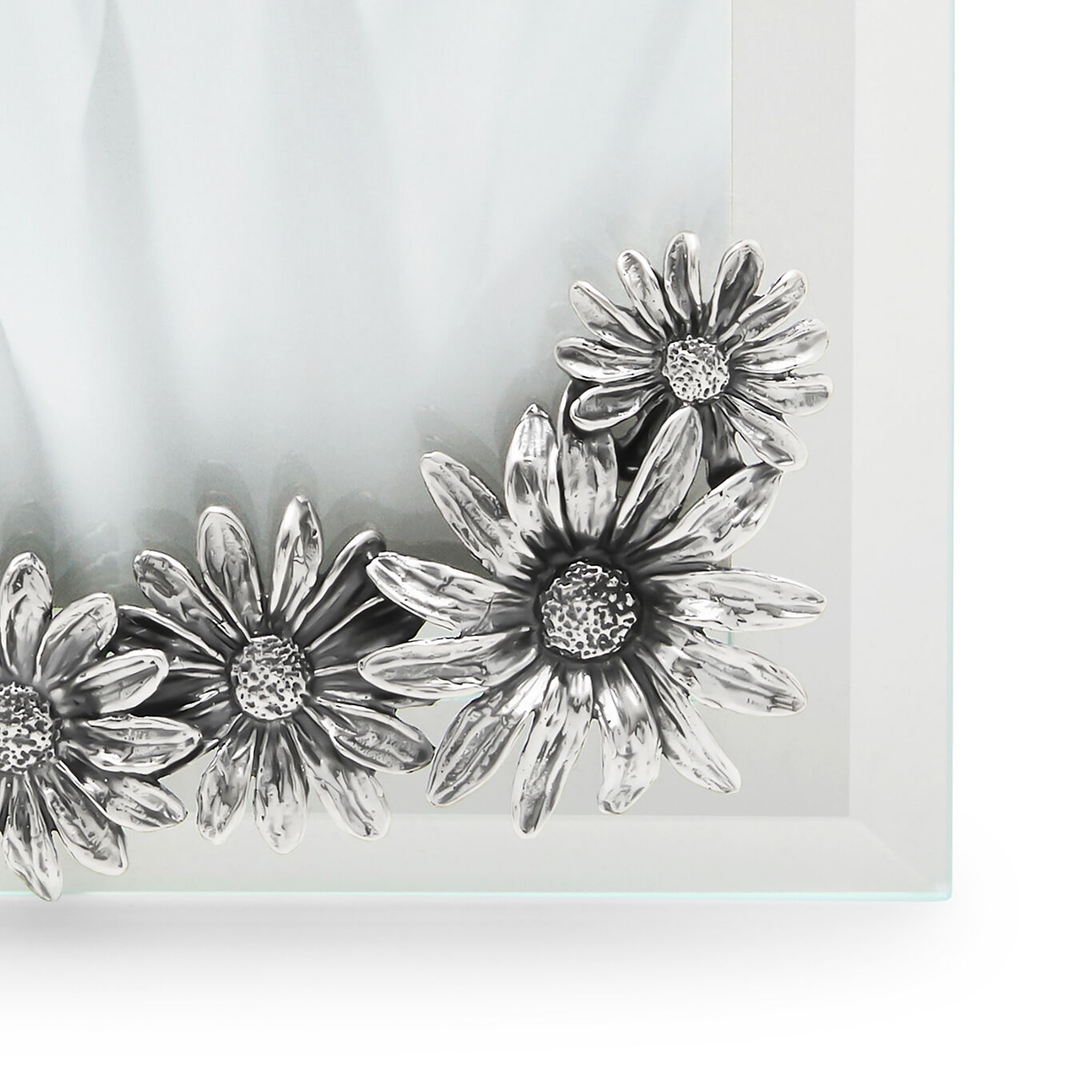 Daisies Square Light Frame, Bevelled glass and silver frame_image number 3_Giovanni Raspini