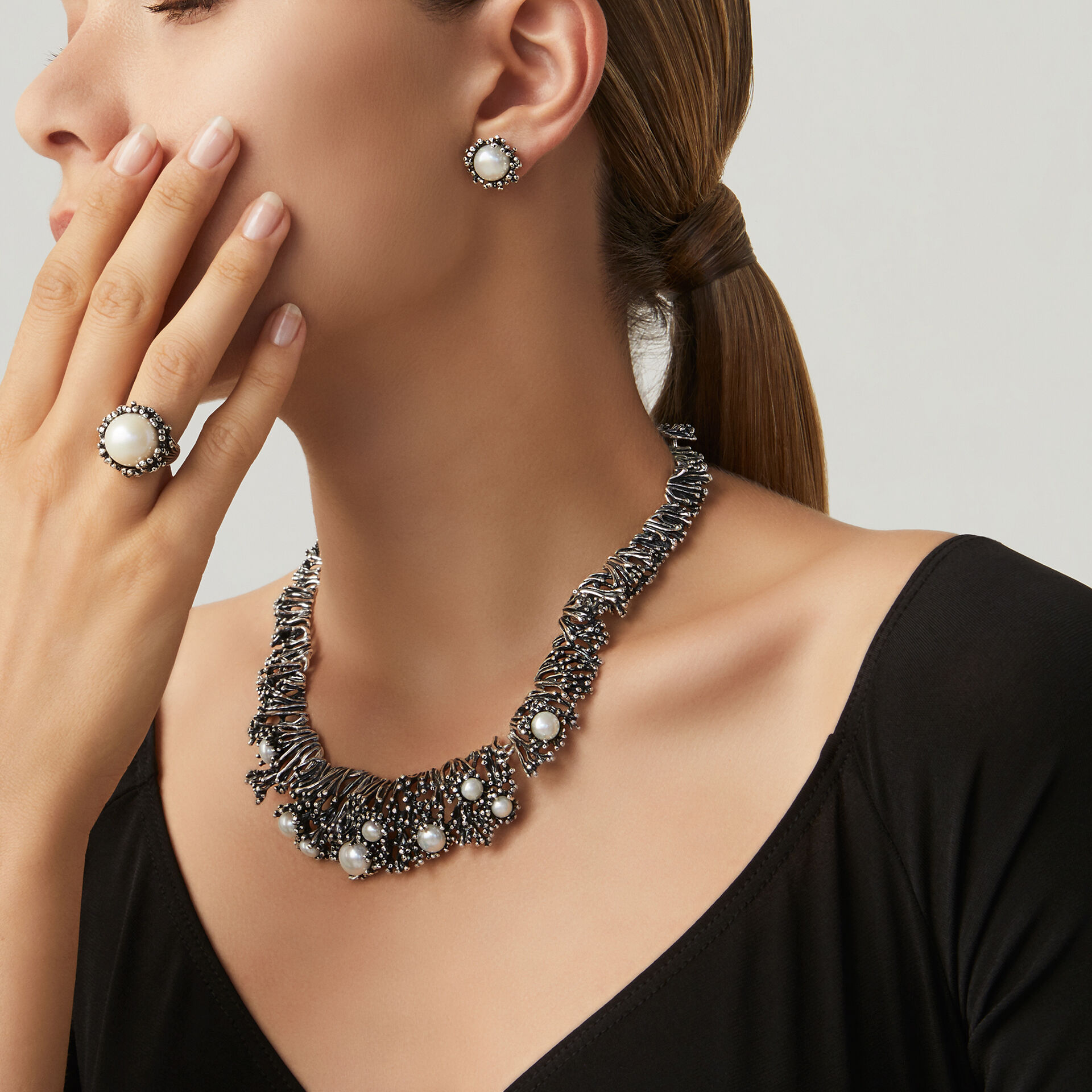 Anemone Necklace image number 2