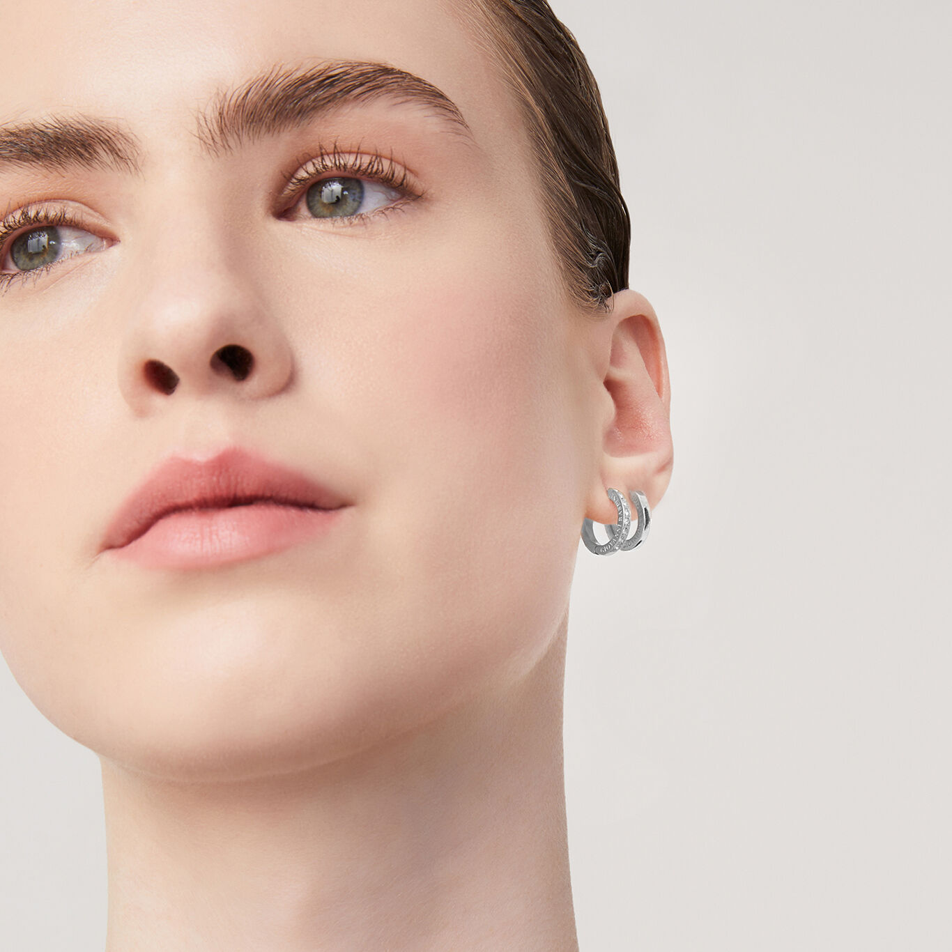 Conjunto pendientes Huggie Plata y Circonios