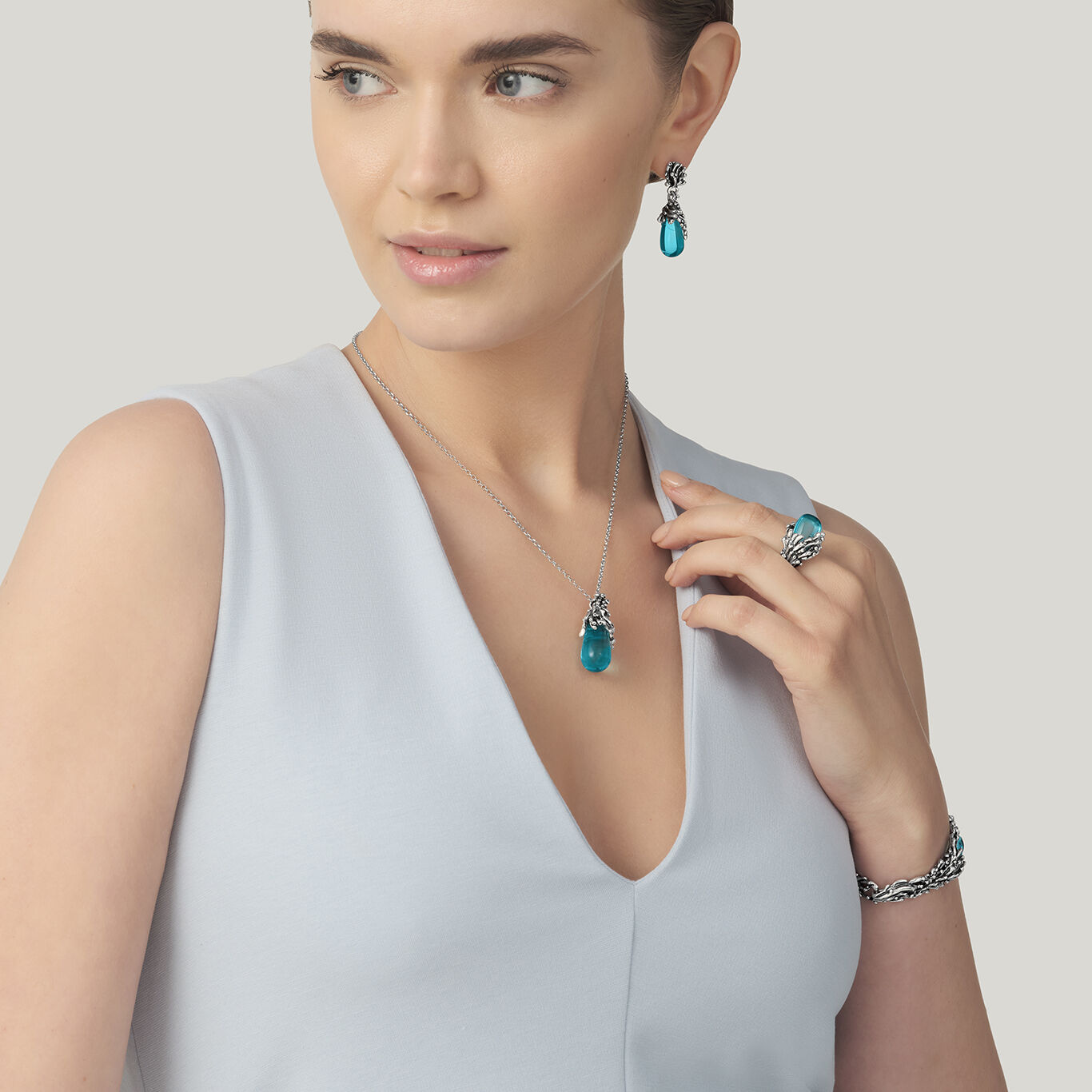 Boucles D'Oreilles Goutte Mer, Boucles d’oreilles en Argent massif et cristaux bleus_image number 2_Giovanni Raspini