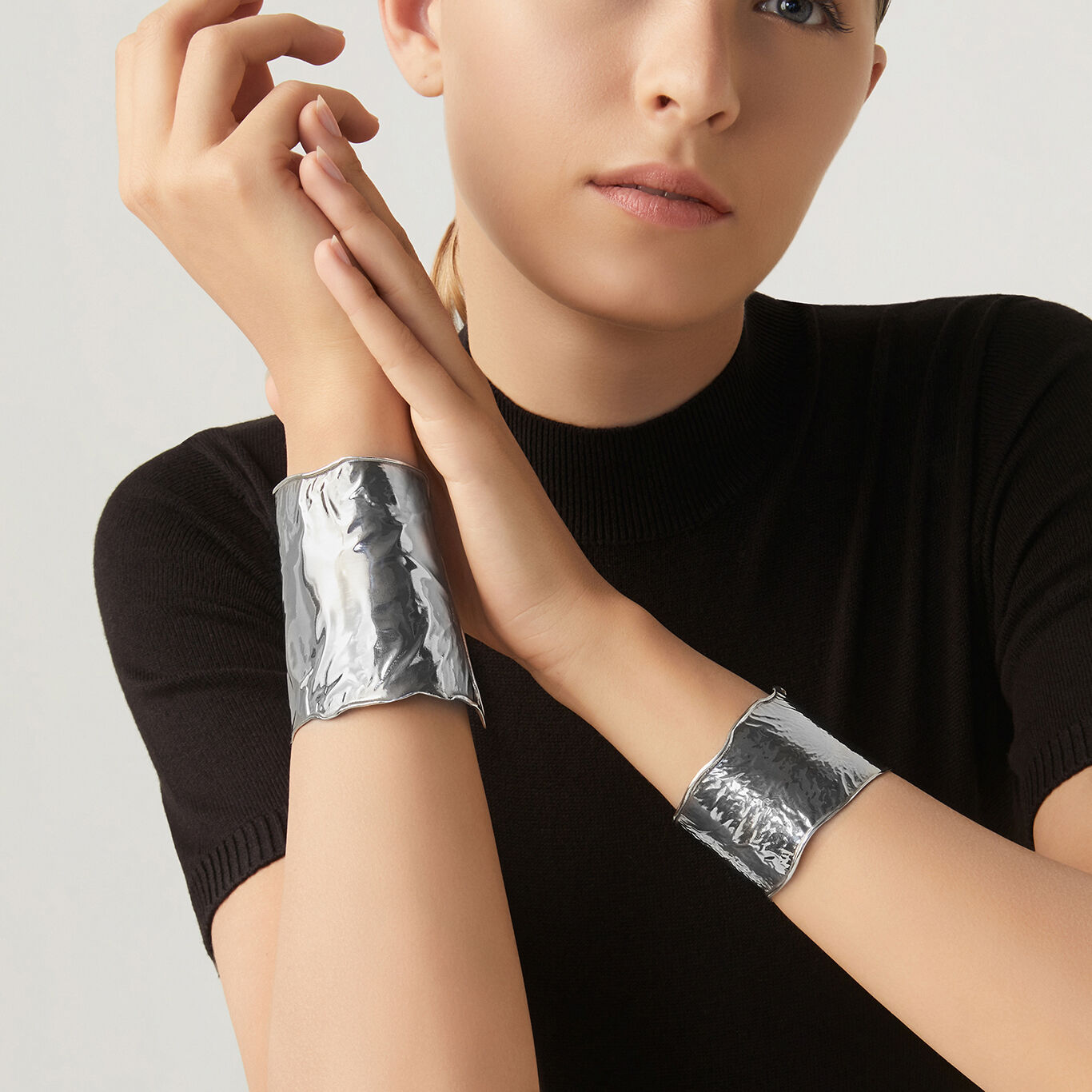 Fuego Big Bangle, Bangle in Sterling Silver_image number 2_Giovanni Raspini