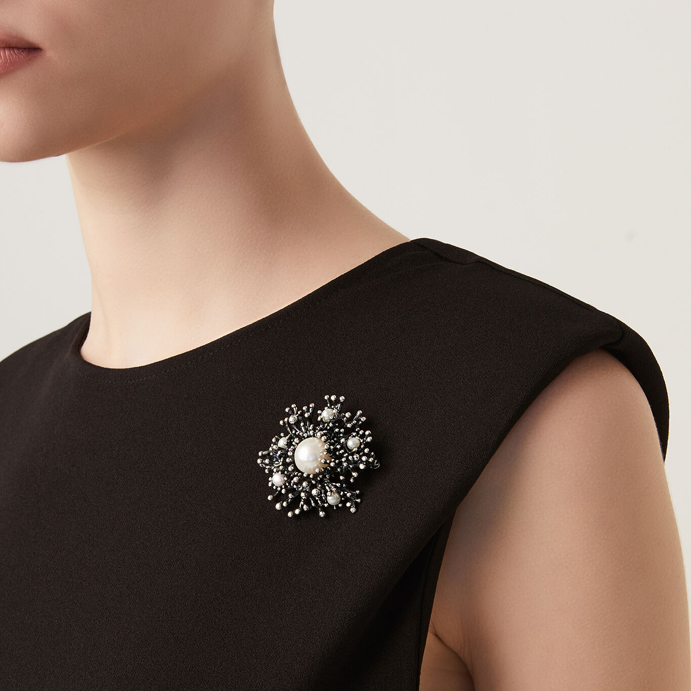 Anemone Brooch