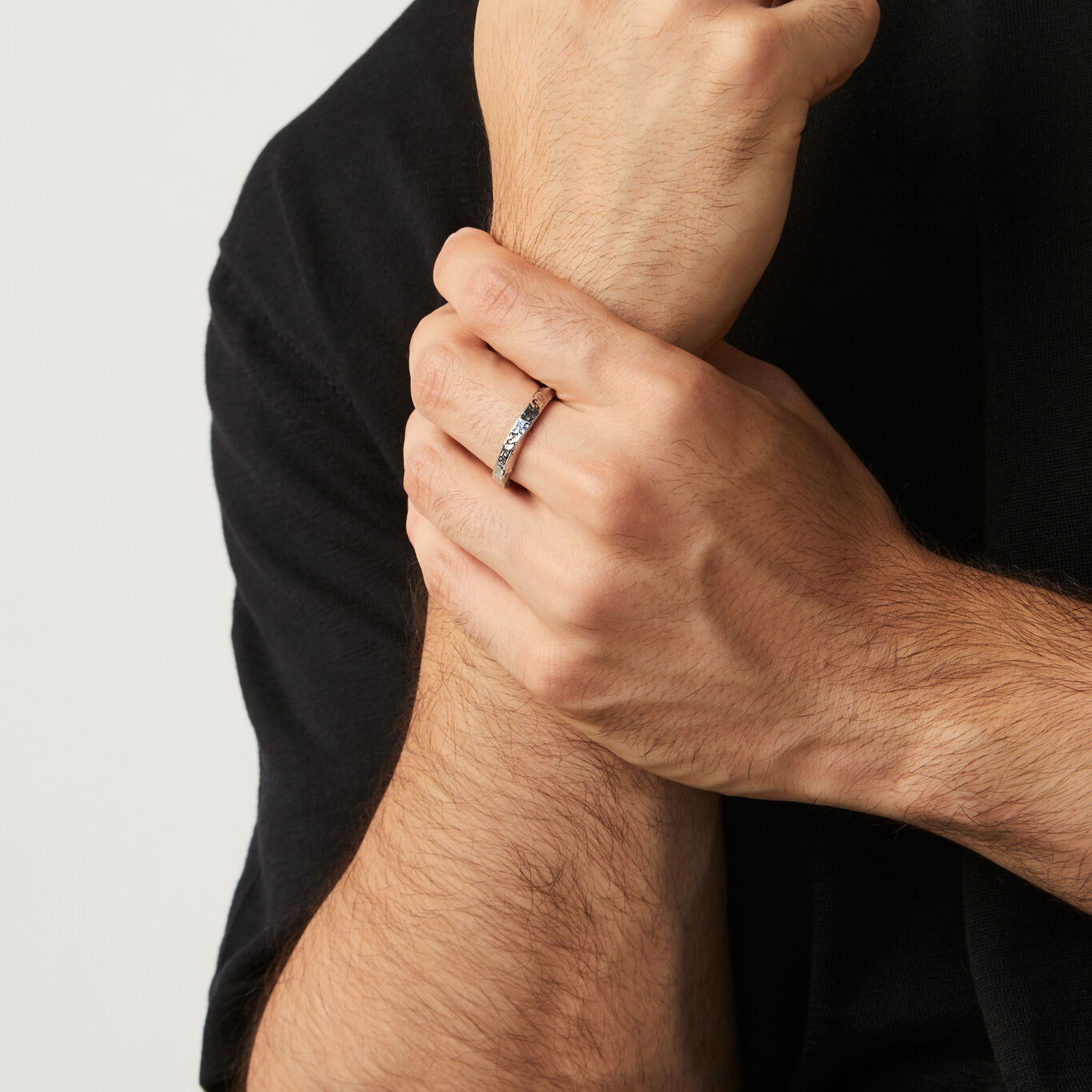 Hammered Tiny Ring, Ring in Sterling Silver_image number 1_Giovanni Raspini