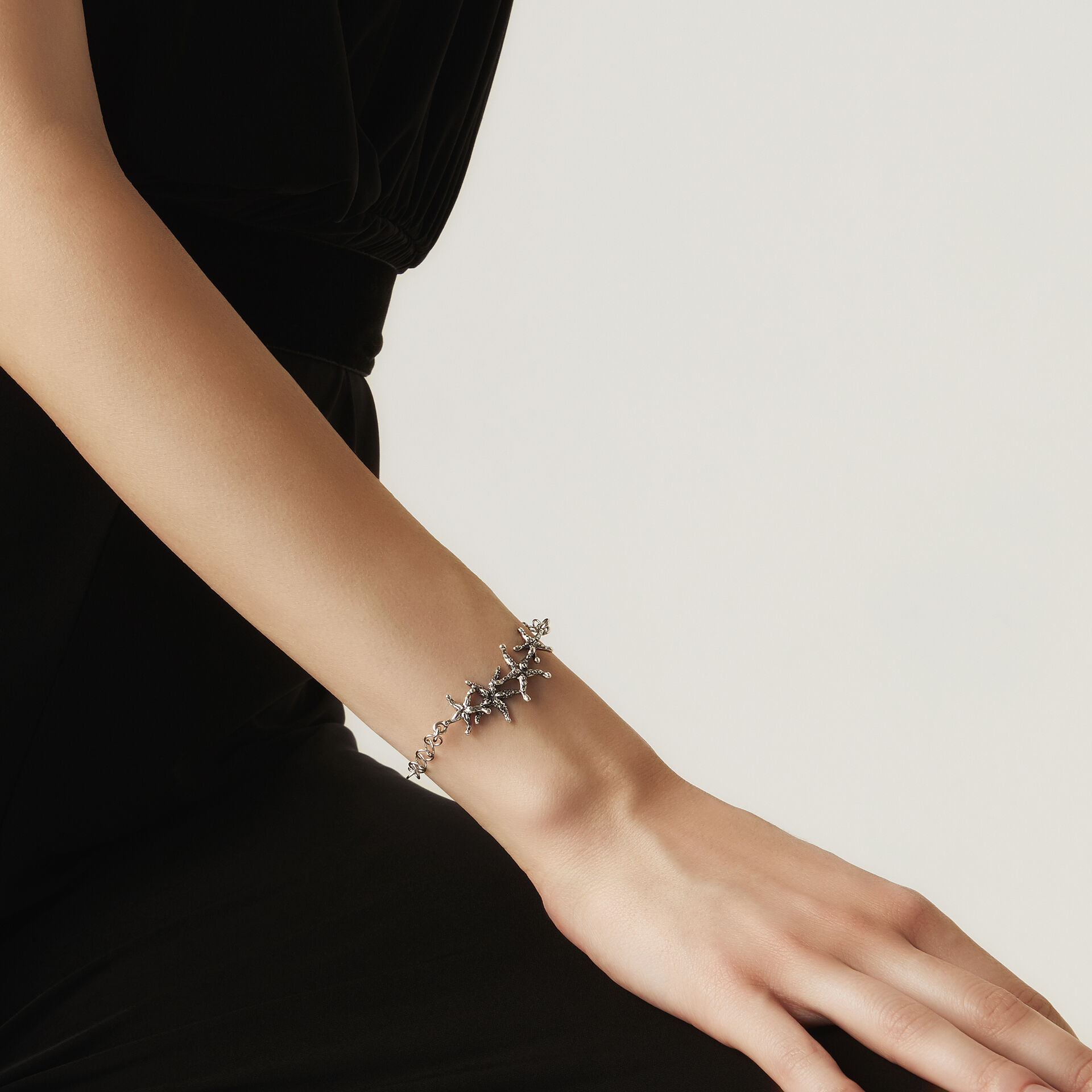 Starfish Swing Bracelet image number 1