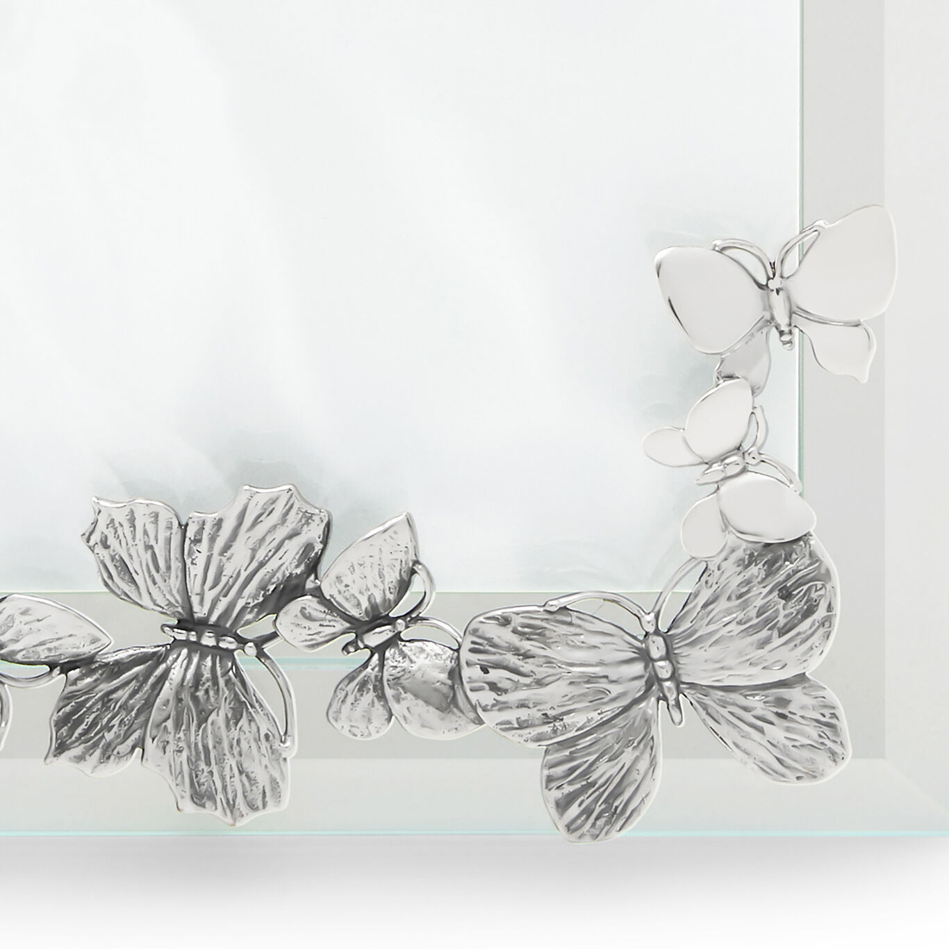Cadre Encercl&eacute; Lumi&egrave;re Papillons, Grand Mod&egrave;le, Cadre en argent et verre biseaut&eacute;_image number 3_Giovanni Raspini