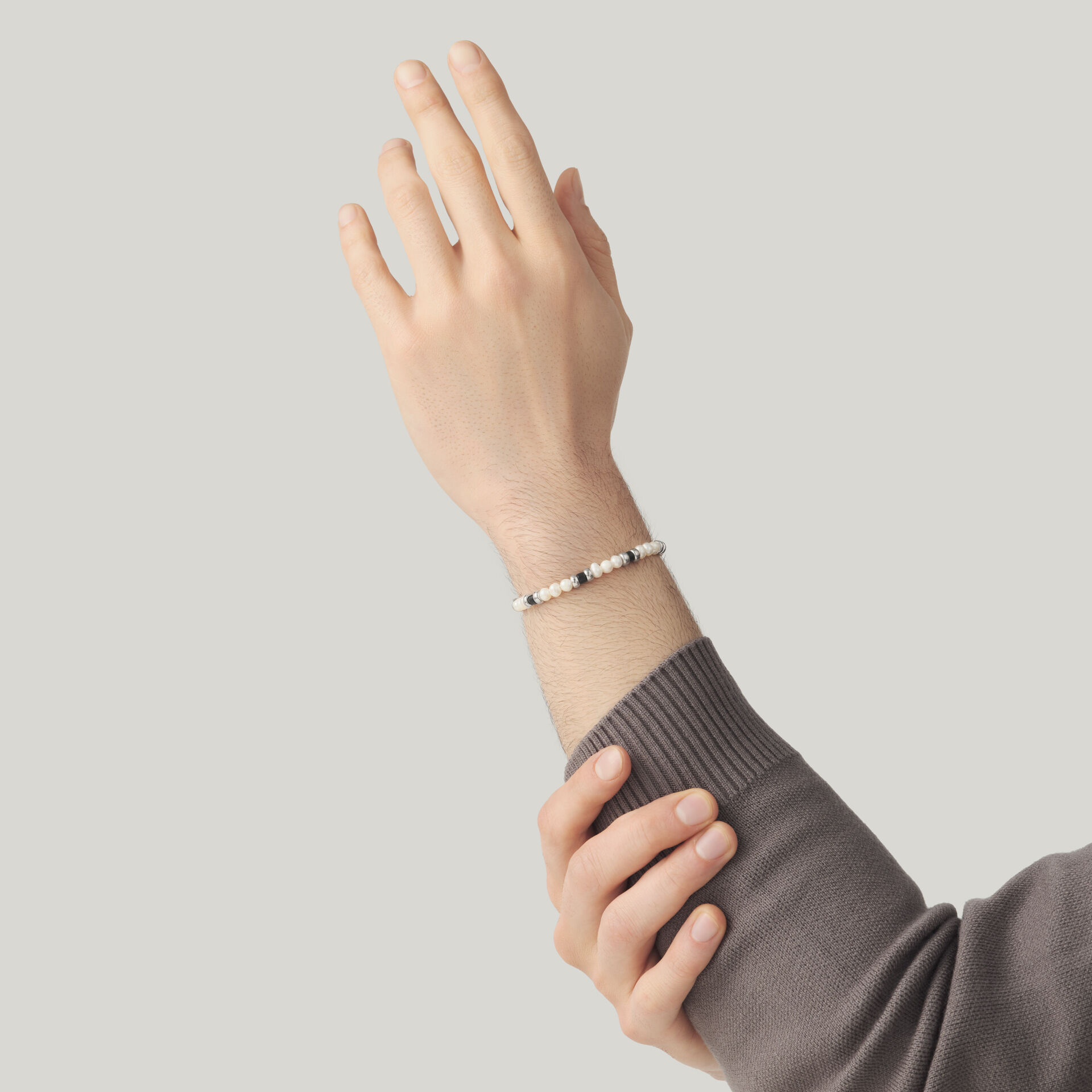 Pearls Tango Bracelet image number 1