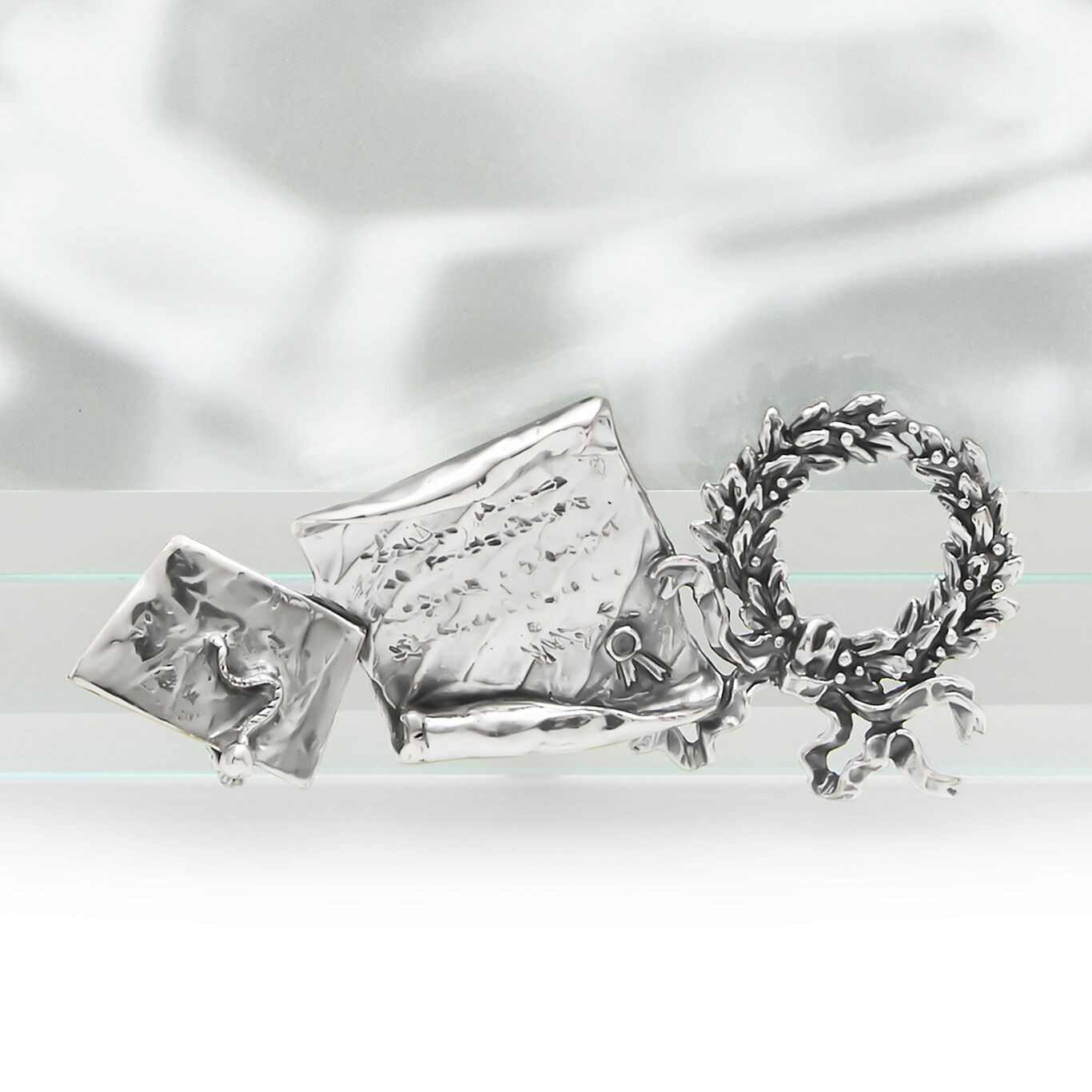 Graduation Light Frame, Bevelled glass and silver frame_image number 3_Giovanni Raspini