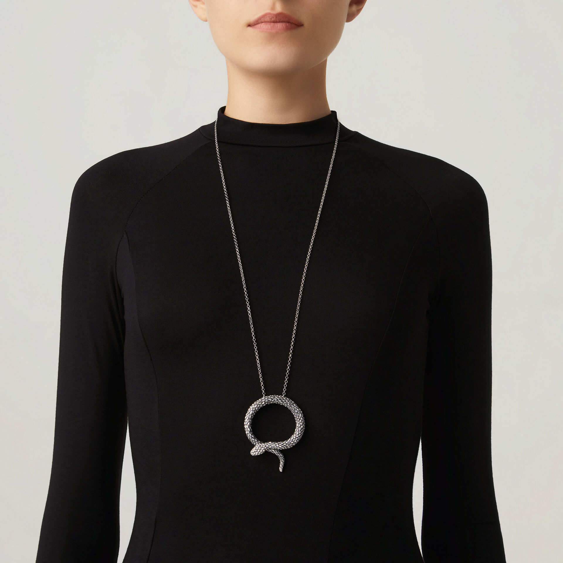 Snake Pendant image number 1