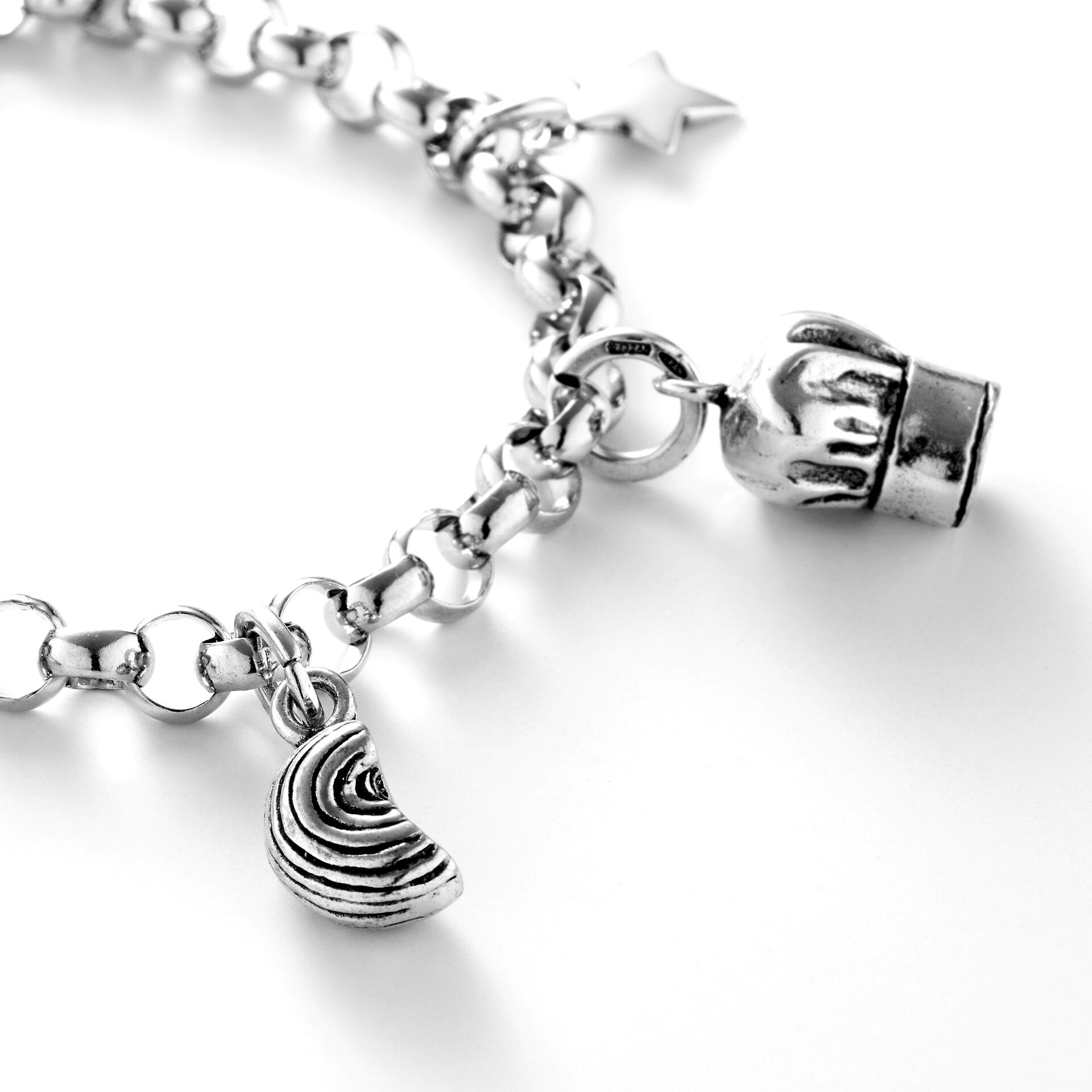 Pipa pasta Charm image number 1