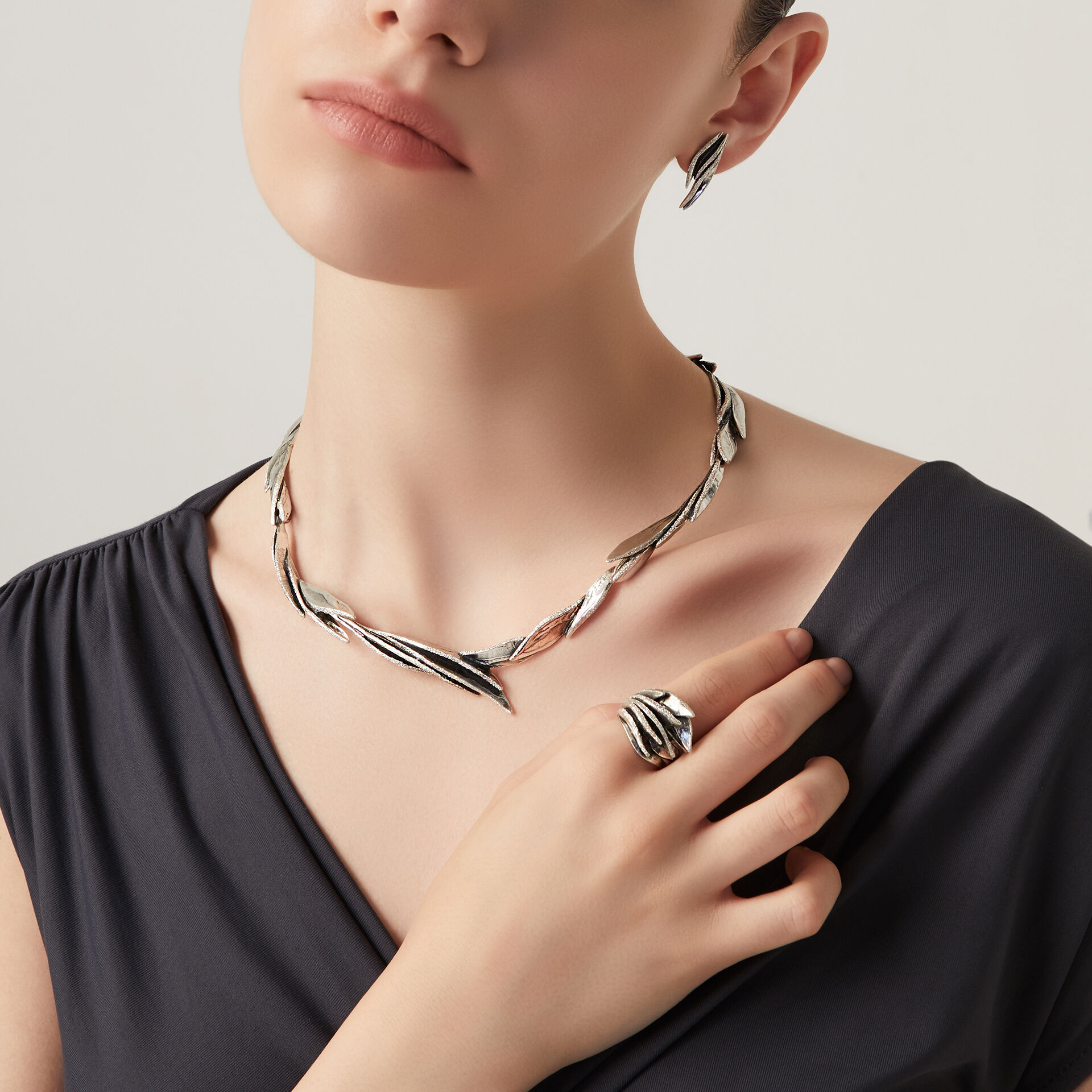 Daphne Necklace image number 2