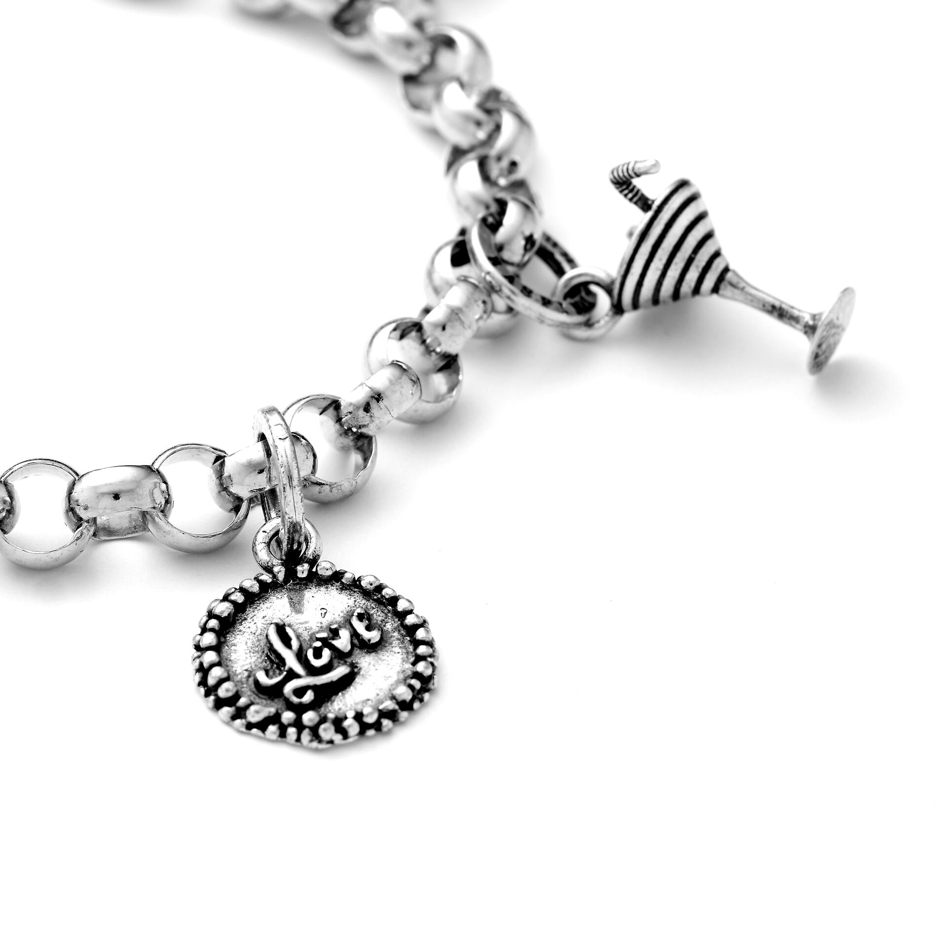 'Love'' Perlage Charm image number 1