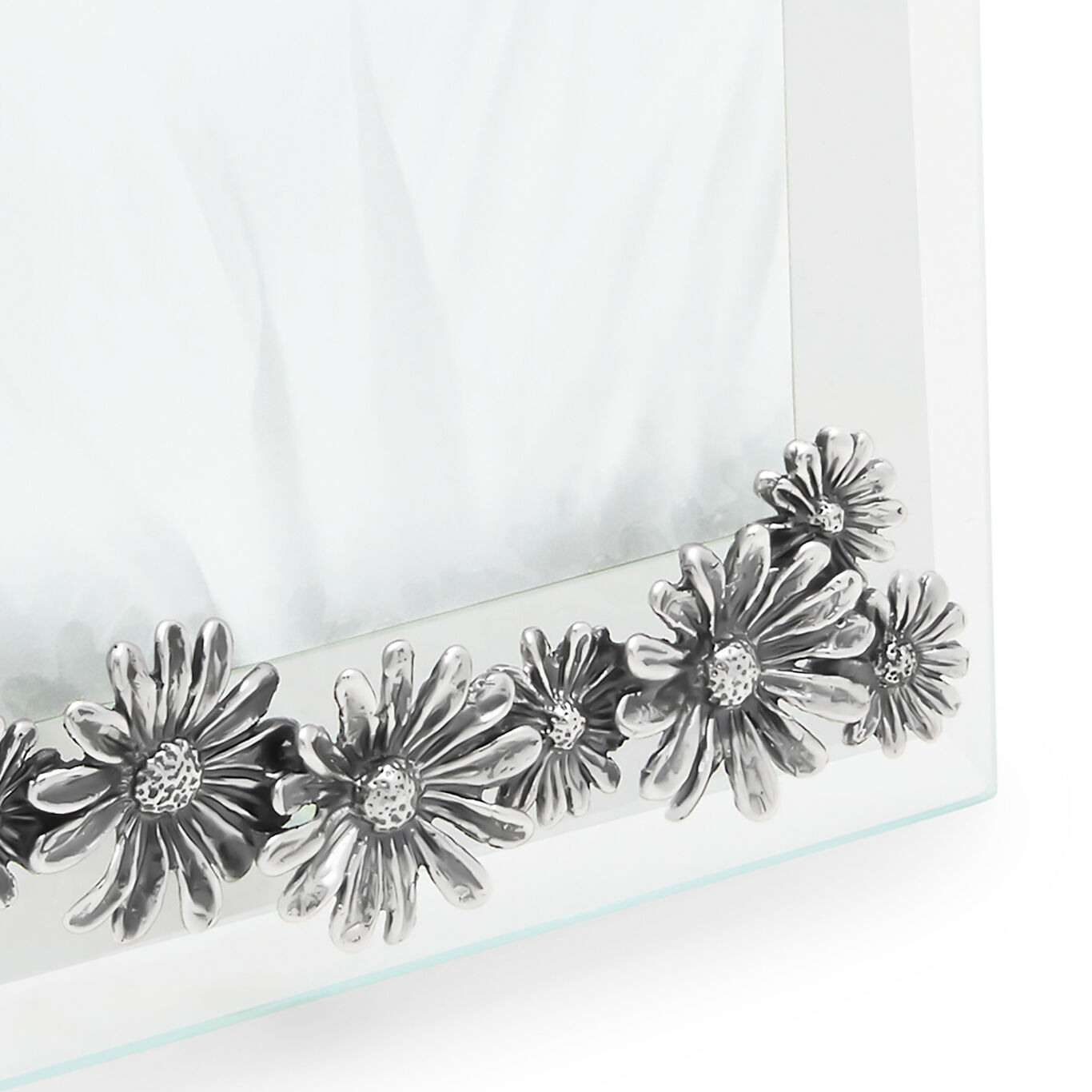 Daisies Small Horizontal Light Frame, Bevelled glass and silver frame_image number 3_Giovanni Raspini
