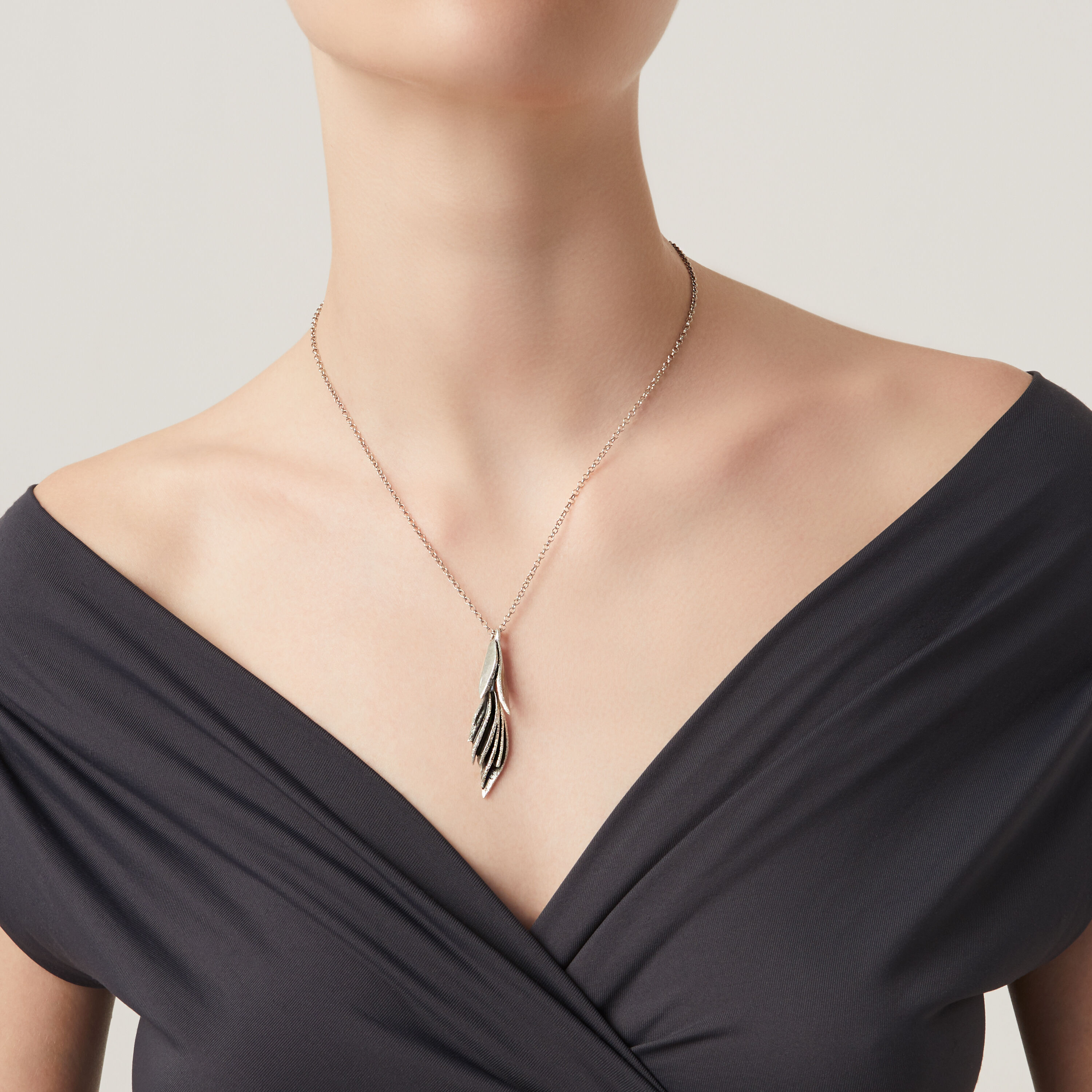 Daphne Pendant image number 1