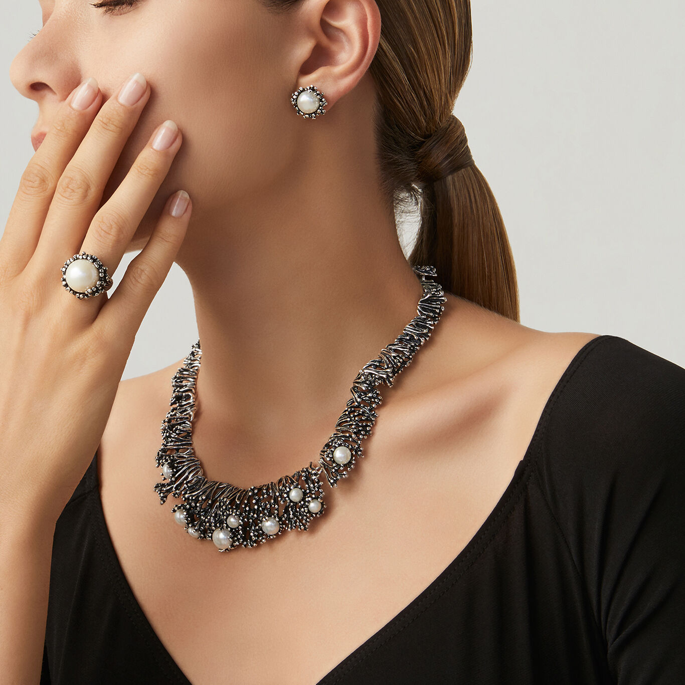 Anemone Necklace, Necklace in Sterling Silver and natural pearls_image number 2_Giovanni Raspini