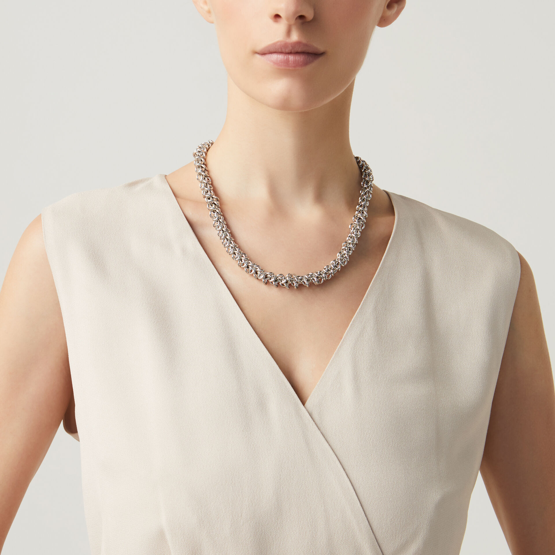 Fizzy Necklace image number 1