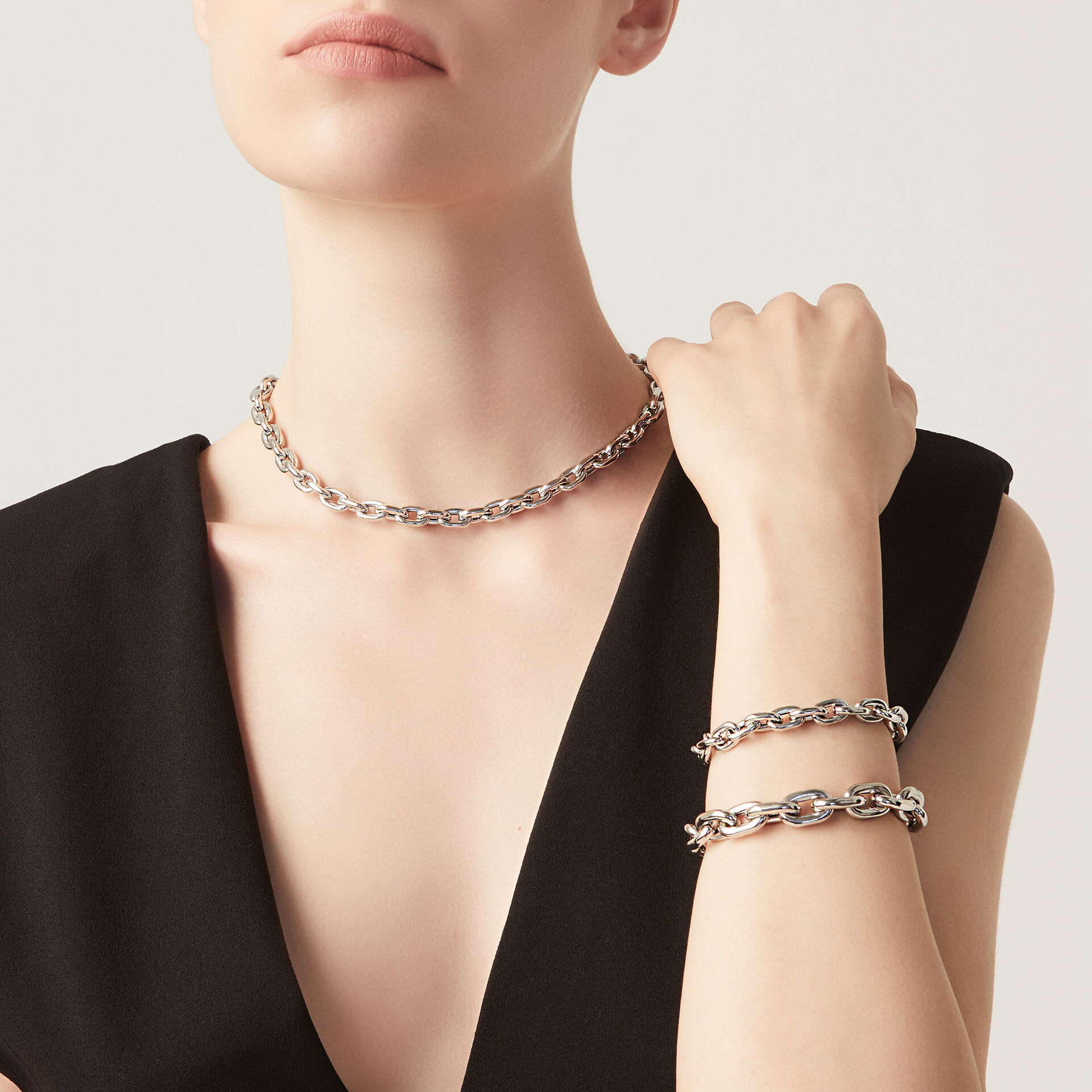 Emily Small Necklace image number 2