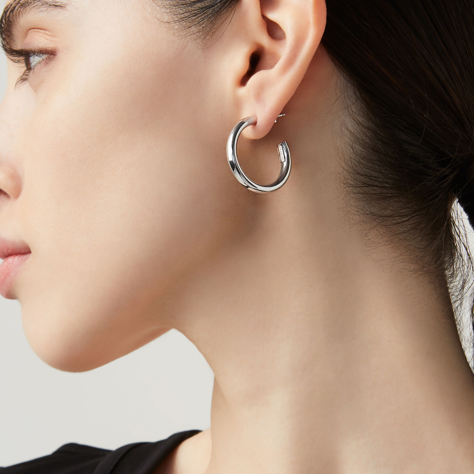 Silk Mini Earrings image number 1