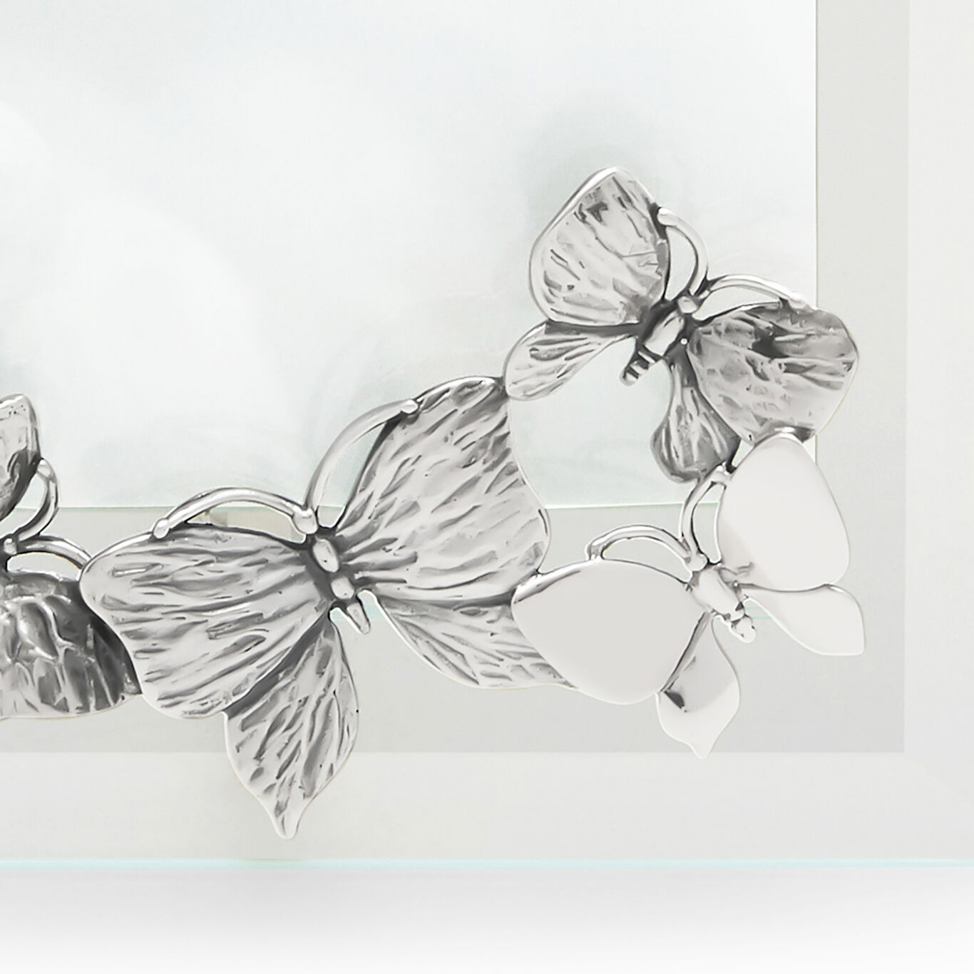 Cadre Encerclé Lumière Papillons, Petit Modèle, Cadre en argent et verre biseauté_image number 3_Giovanni Raspini