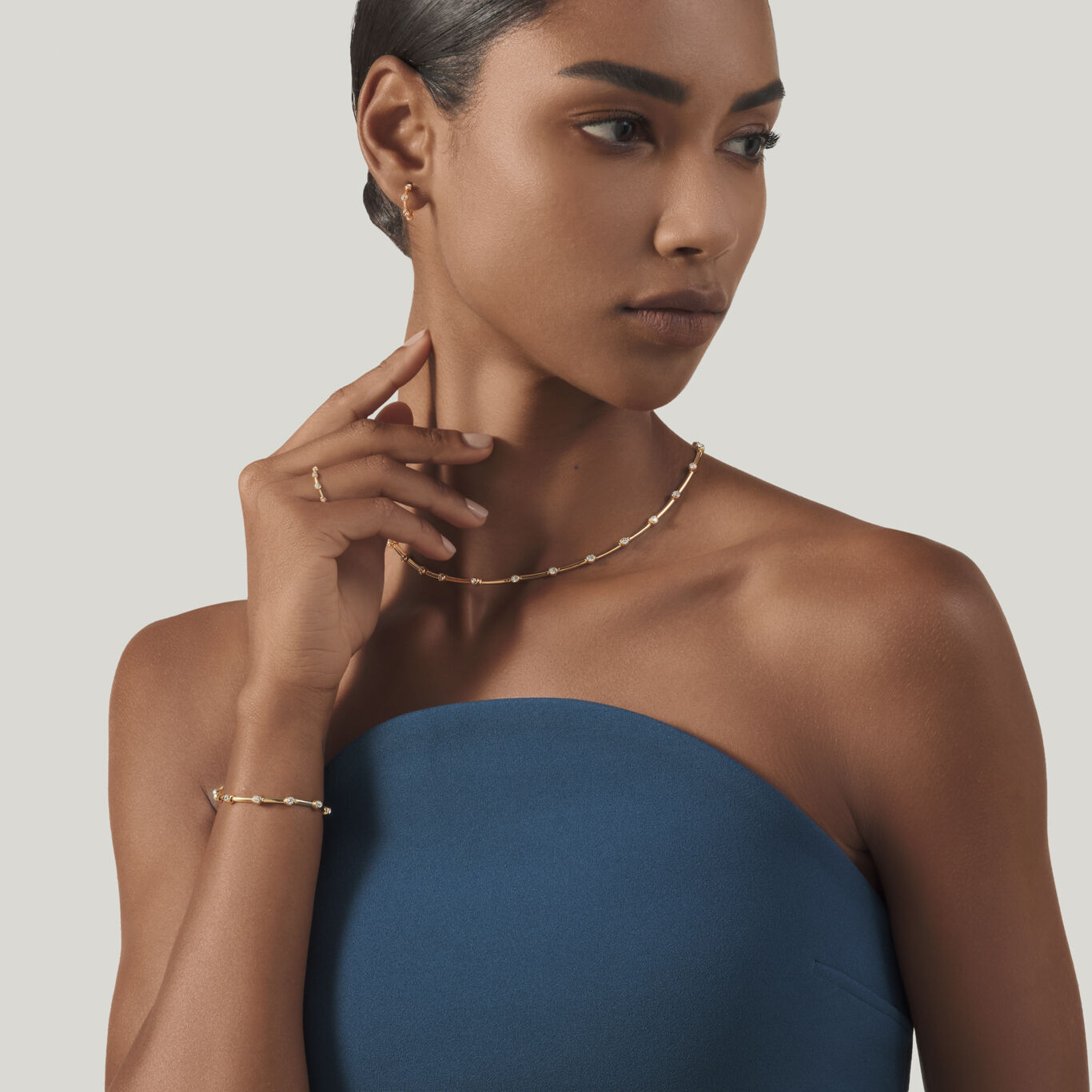 Collier Satellite, Collier en argent massif plaqu&eacute; or 18k et Zircons_image number 2_Giovanni Raspini