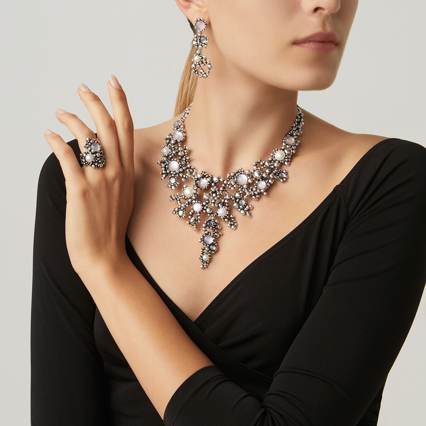 Collana Sunrise, Collana in Argento 925, perle naturali, madreperla e quarzo_image number 2_Giovanni Raspini