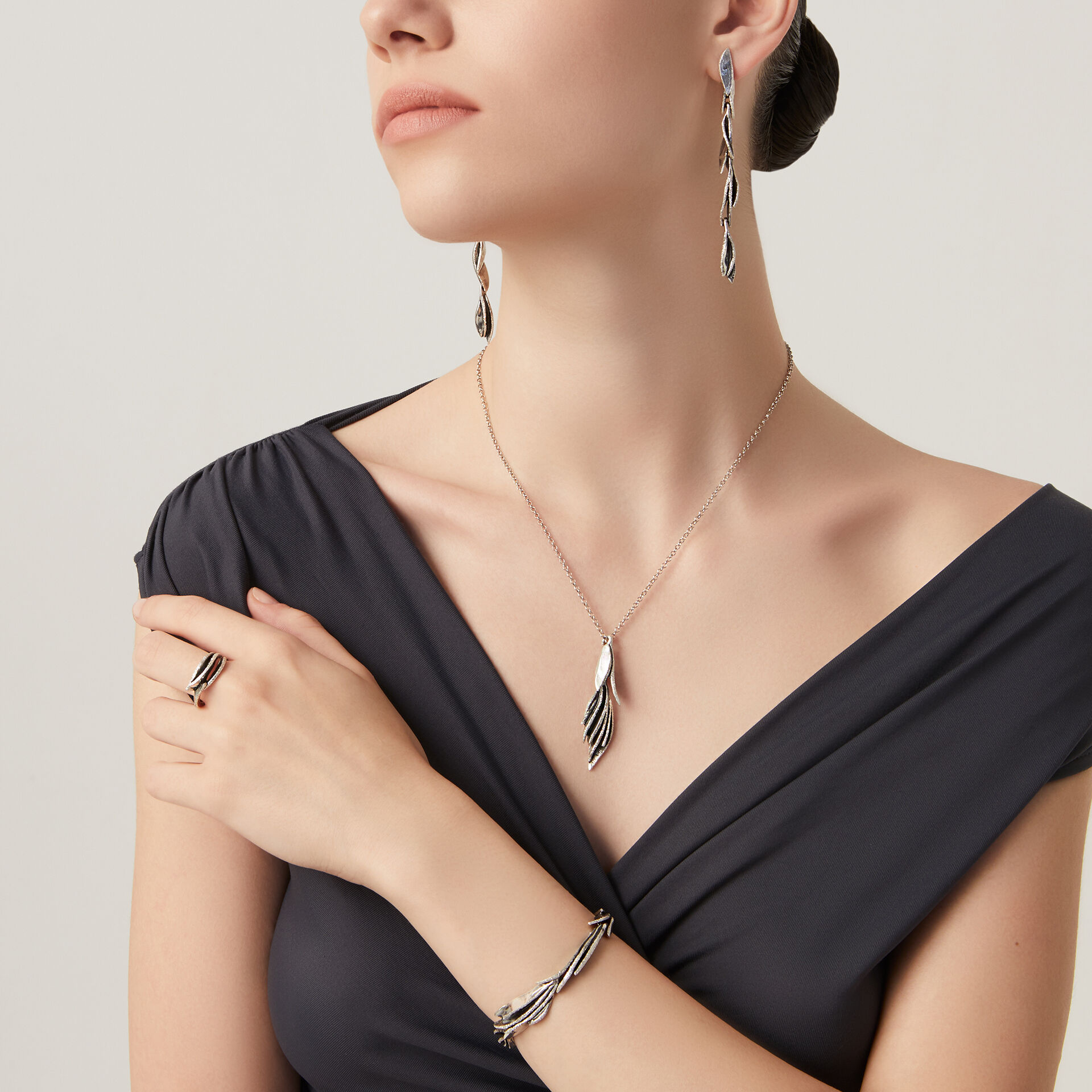 Daphne Pendant image number 2