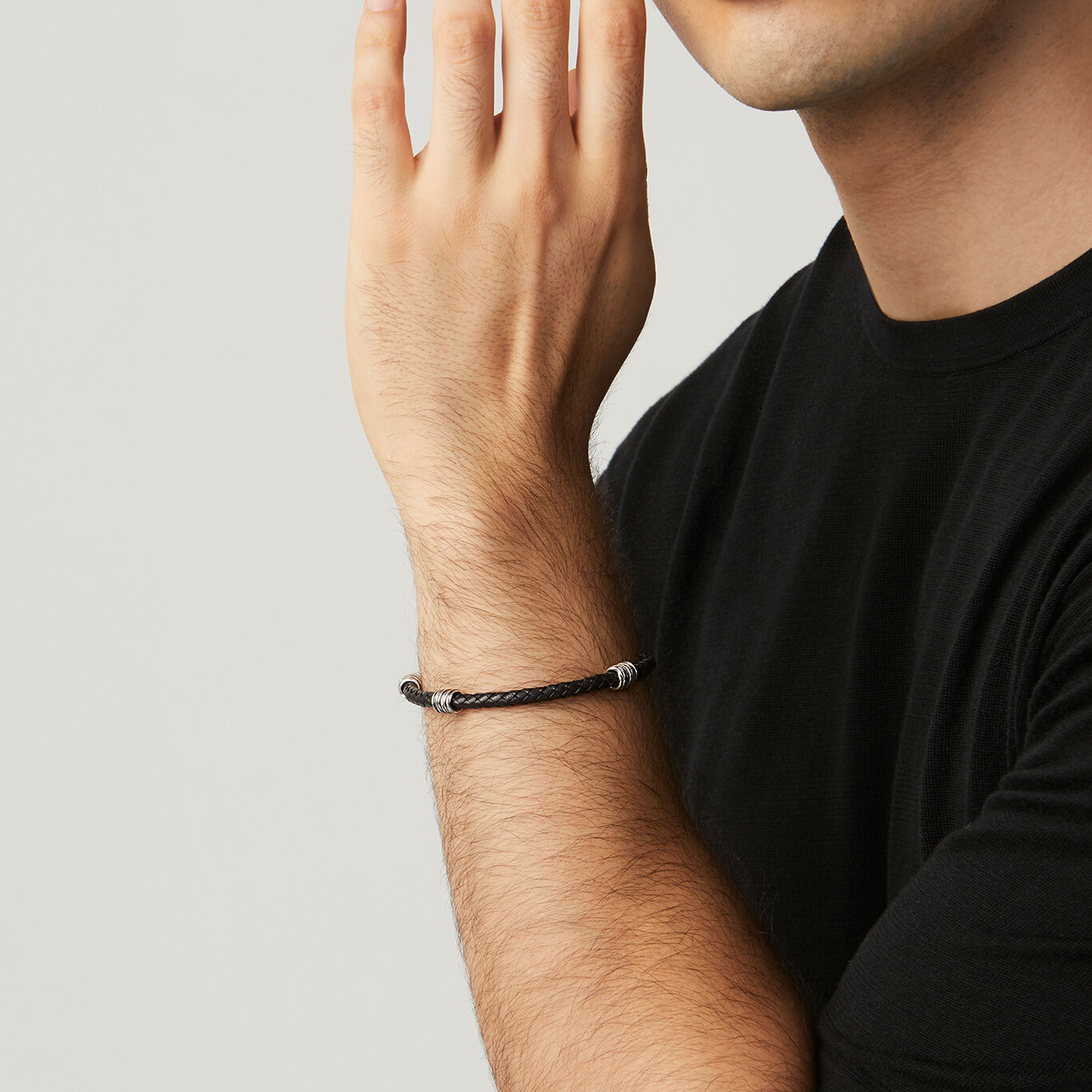 String Leather Bracelet in Sterling silver and black leather Giovanni