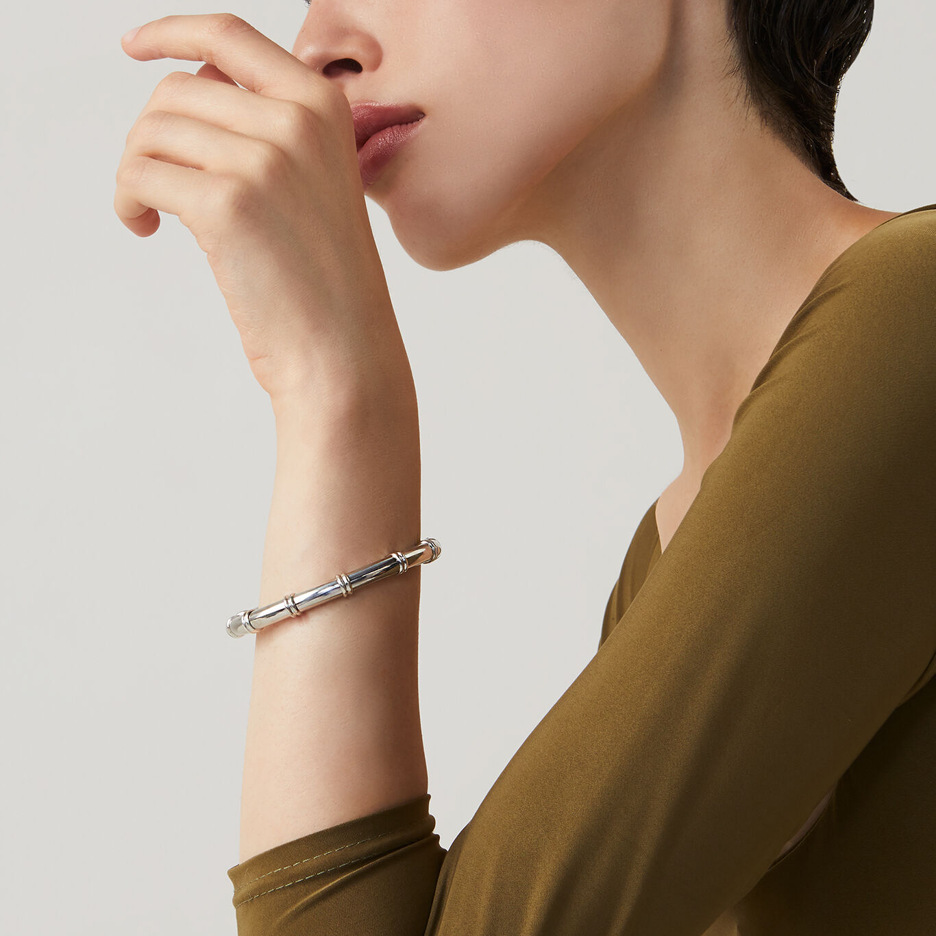 Jackie Small Bangle