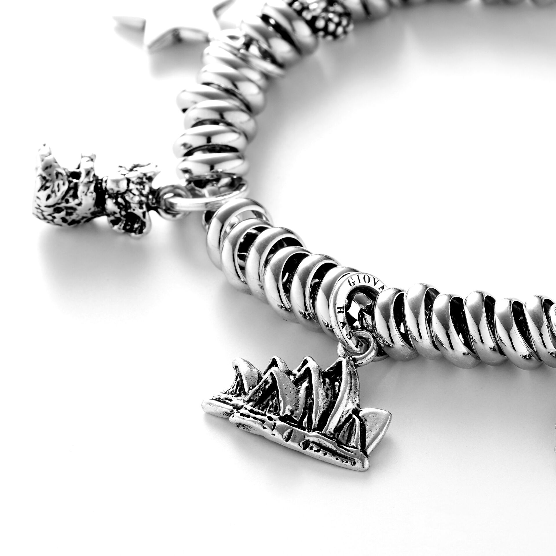 Sidney Opera House Charm image number 1