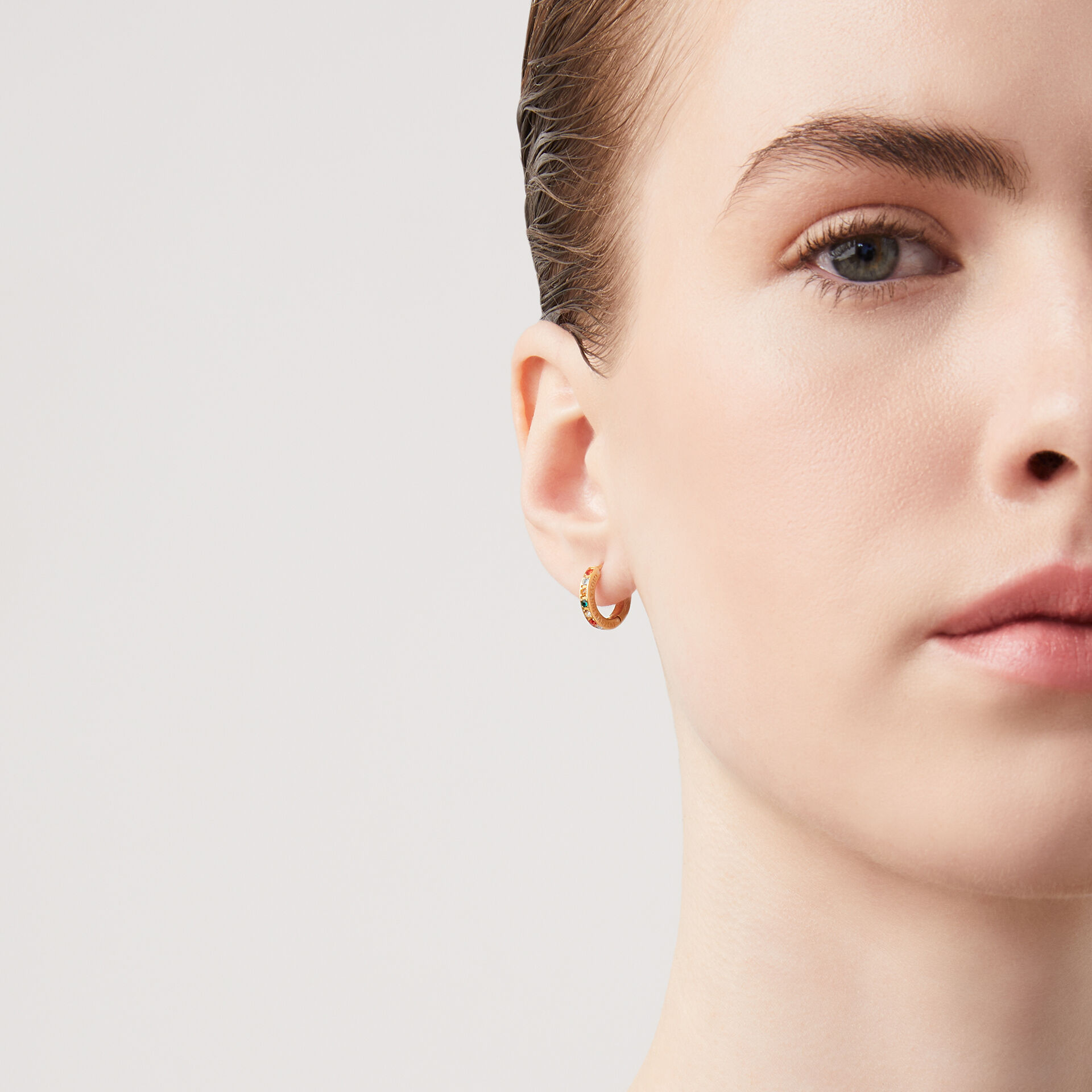 Ohrringe Huggie Crystal Farbig Klein image number 1