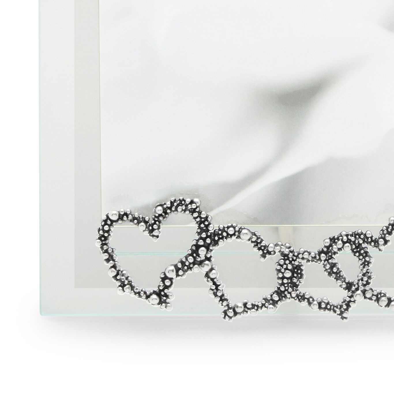Perlage Hearts Medium Light Frame, Bevelled glass and silver frame_image number 3_Giovanni Raspini