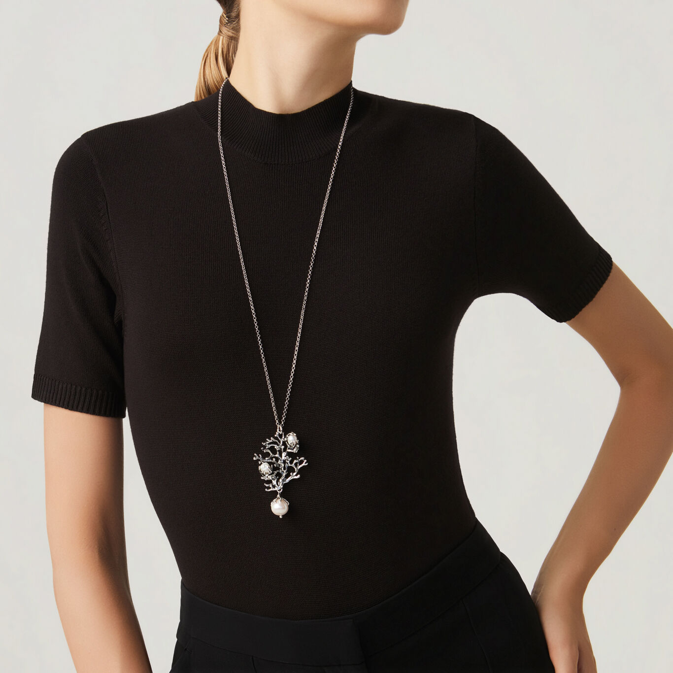 Pendentif Mers du Sud, Collier en argent massif et perles naturelles_image number 1_Giovanni Raspini