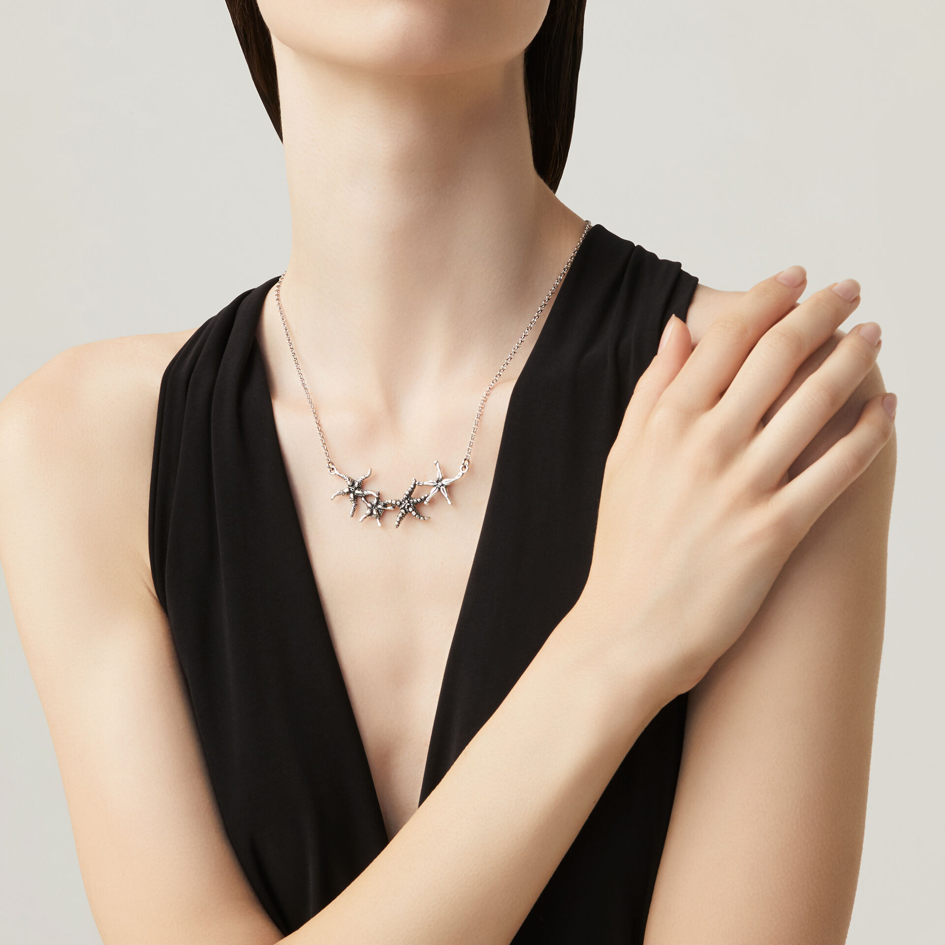 Starfish Swing Necklace image number 1