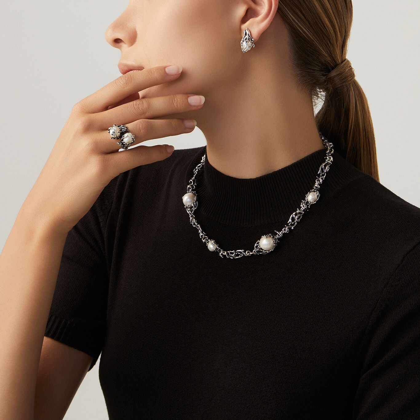 Southern Sea Necklace, Necklace in Sterling Silver and natural pearls_image number 2_Giovanni Raspini