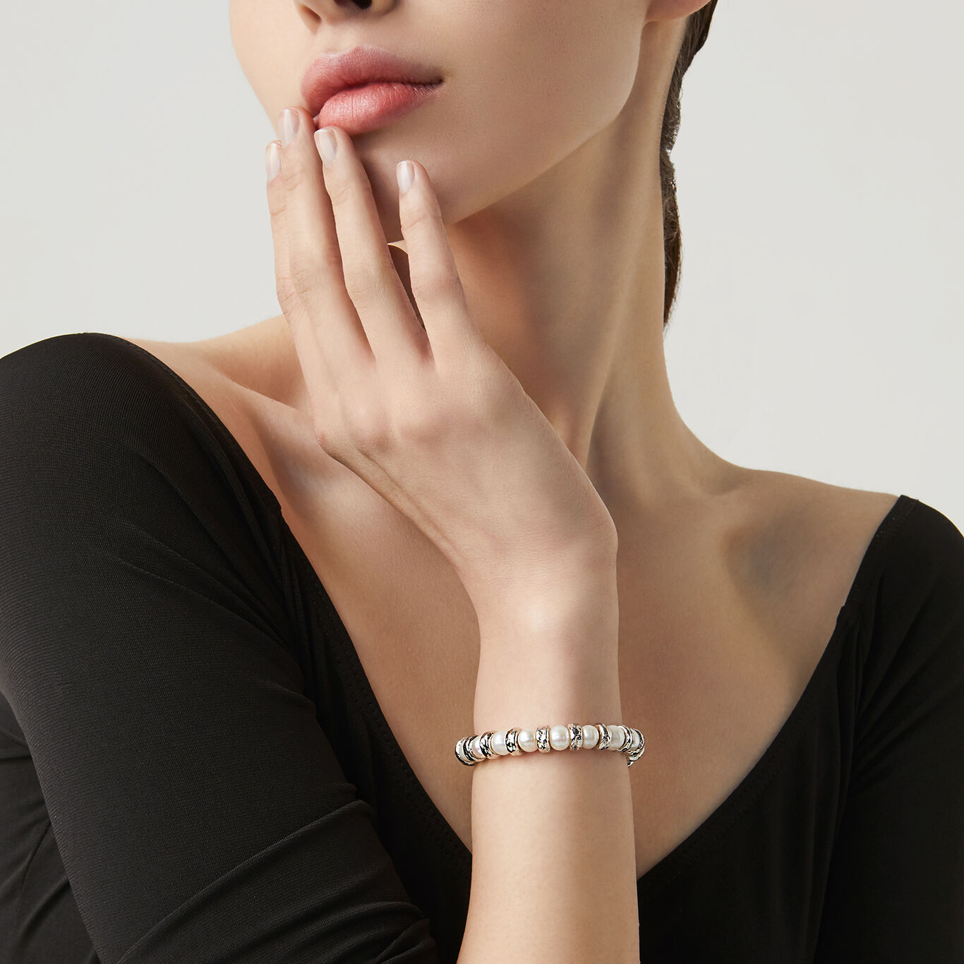 Emma Bracelet, Bracelet in Sterling Silver and natural pearls_image number 1_Giovanni Raspini