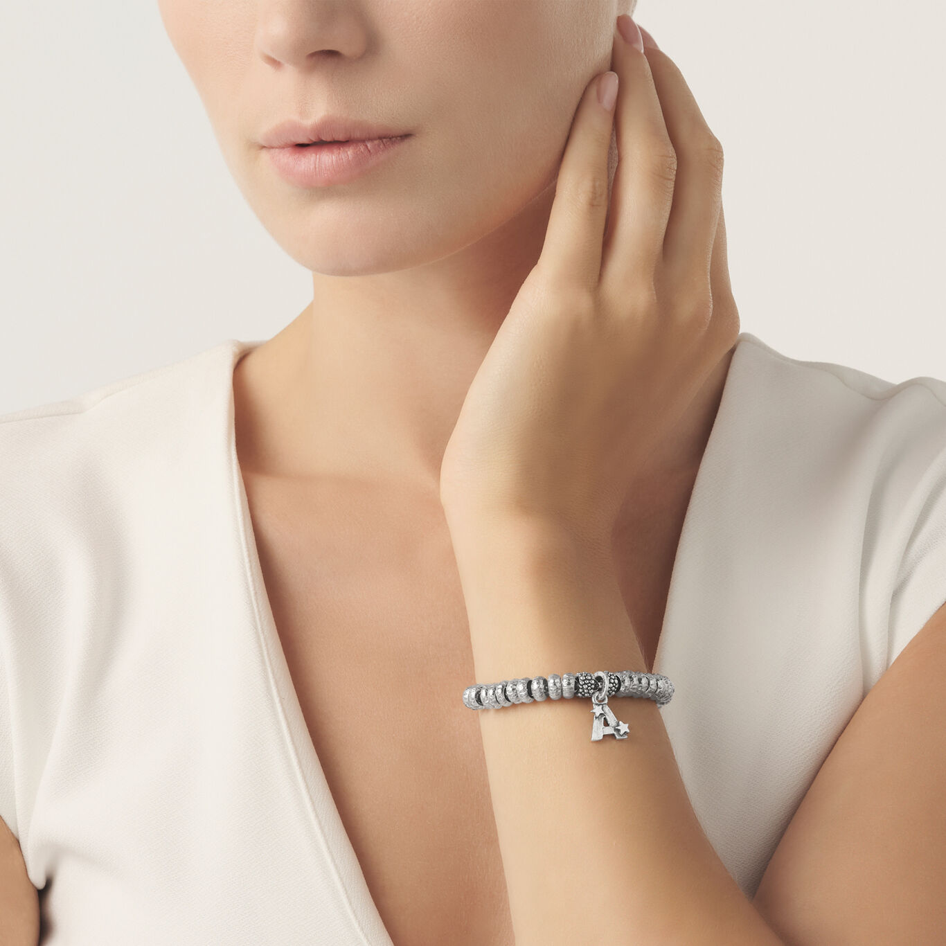 Charm «A» con Estrellas