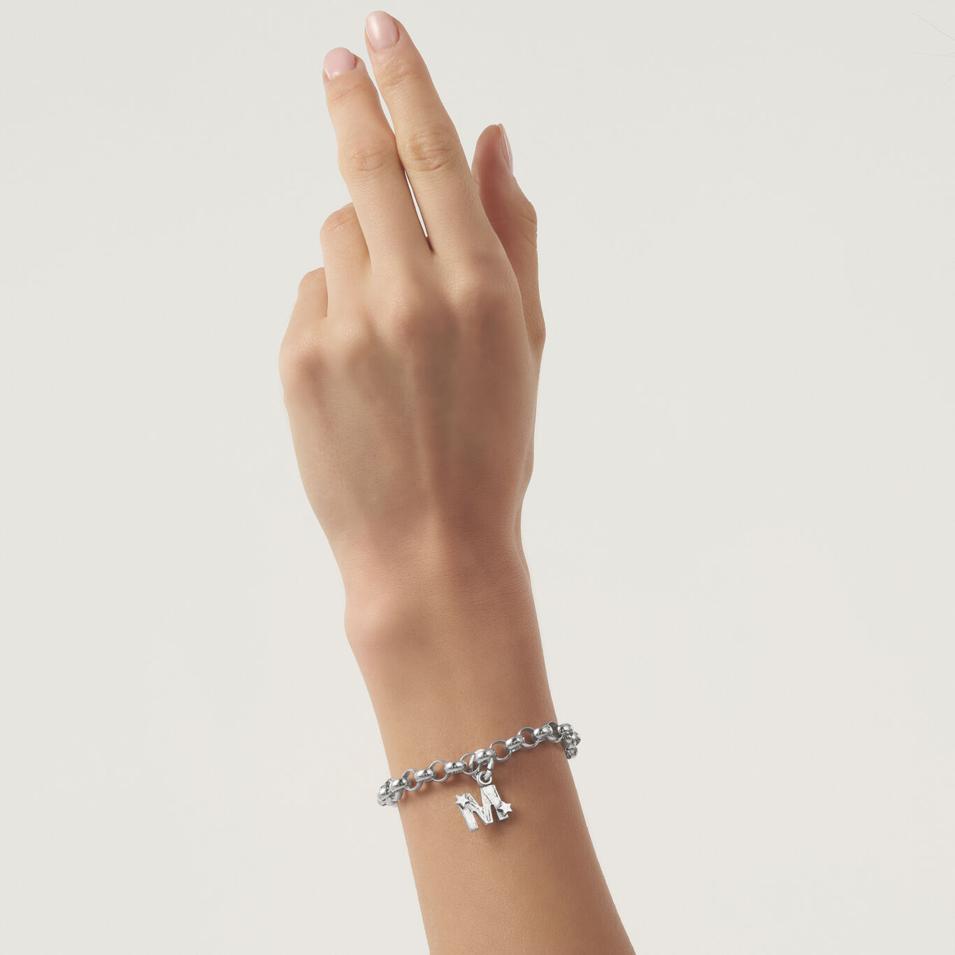 Charm « M » avec étoiles