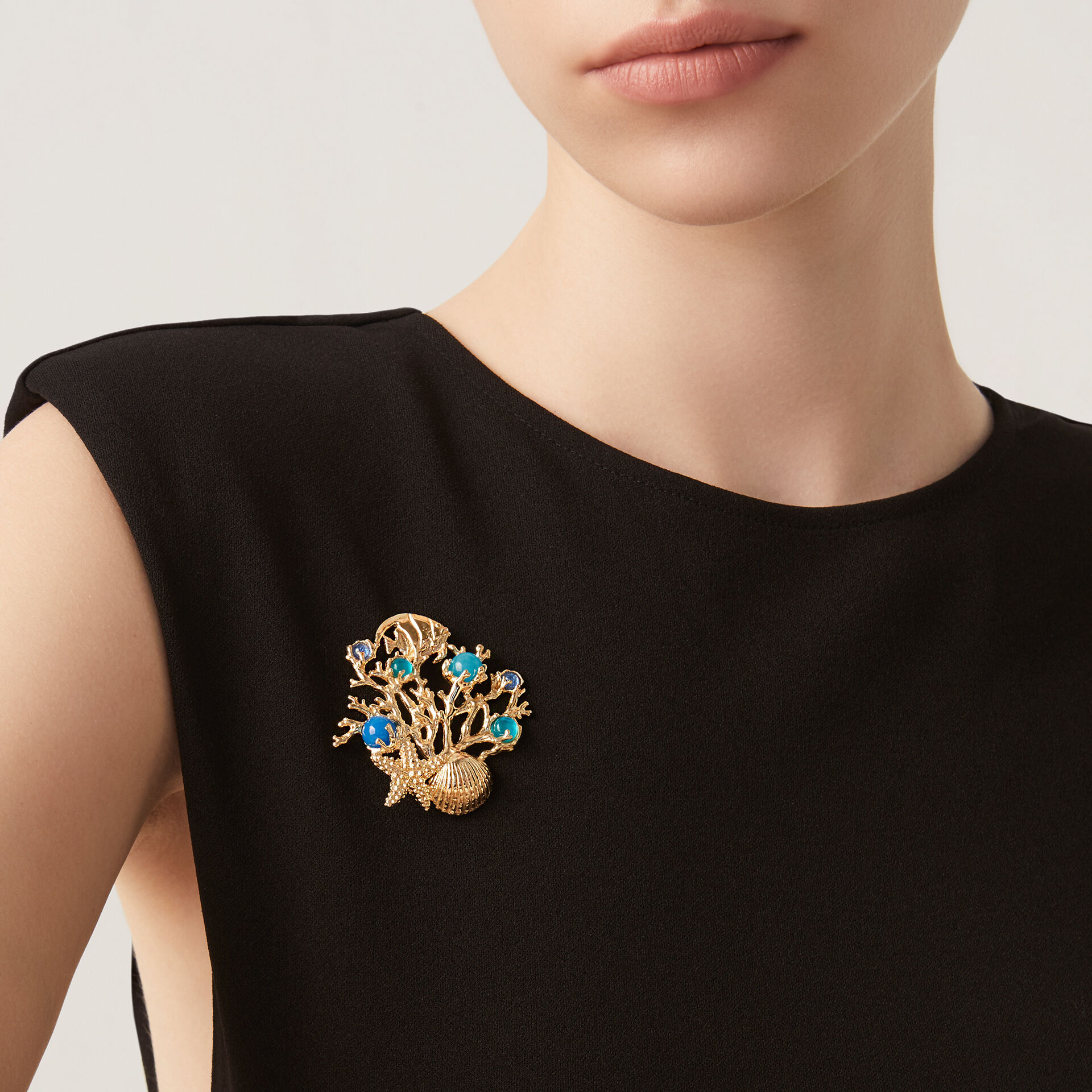 Golden Reef Brooch image number 1