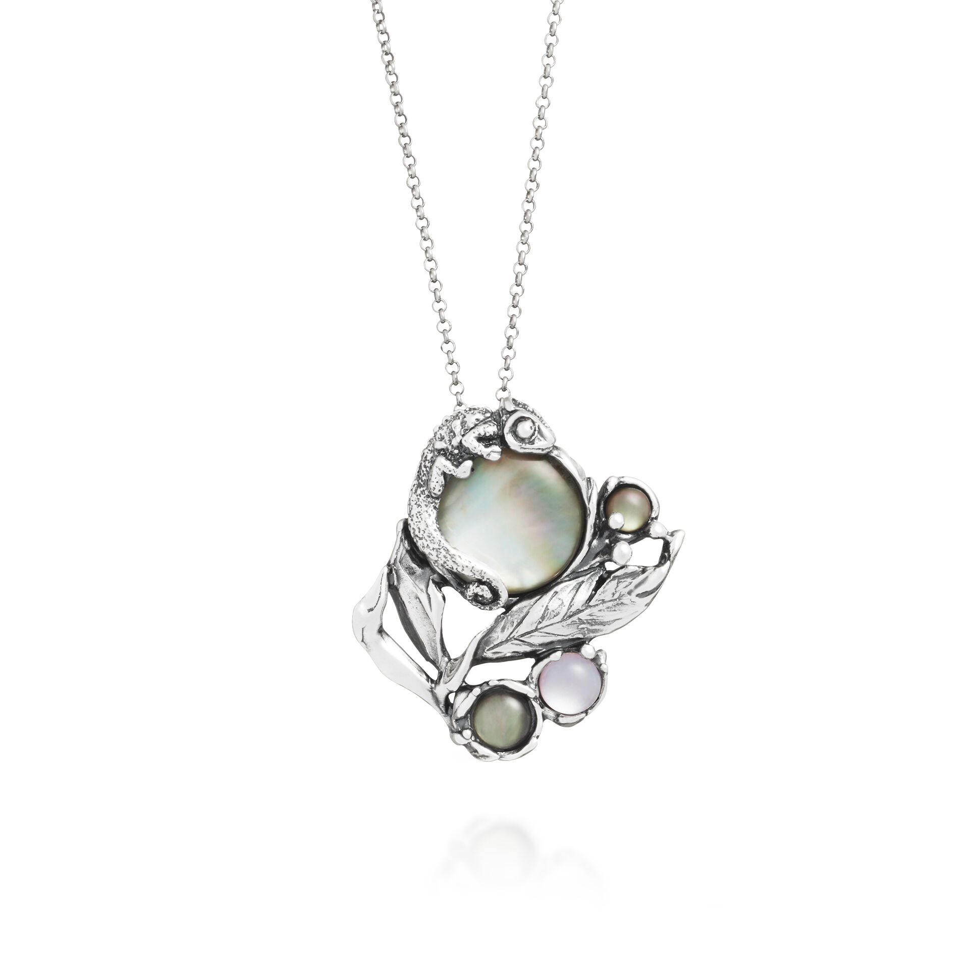 Chameleon Pendant image number 0