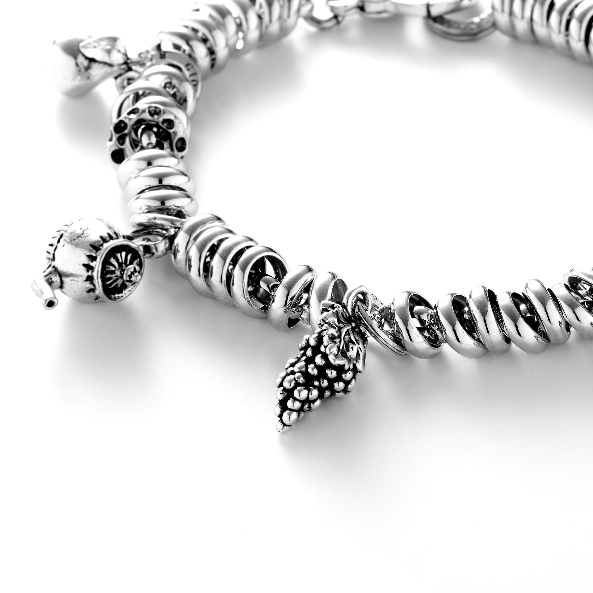 Grapes Charm image number 1