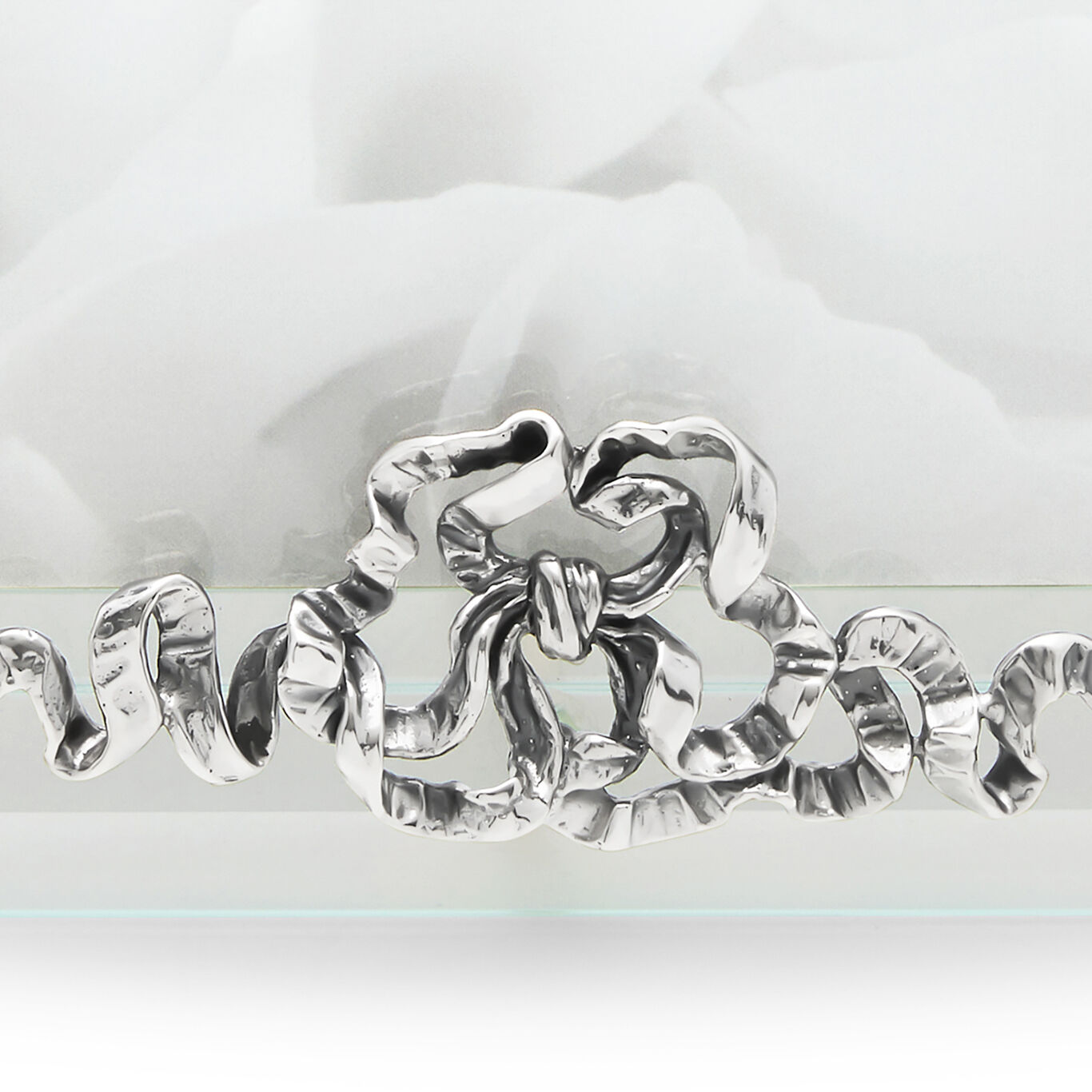 Bow Medium Light Frame, Bevelled glass and silver frame_image number 3_Giovanni Raspini