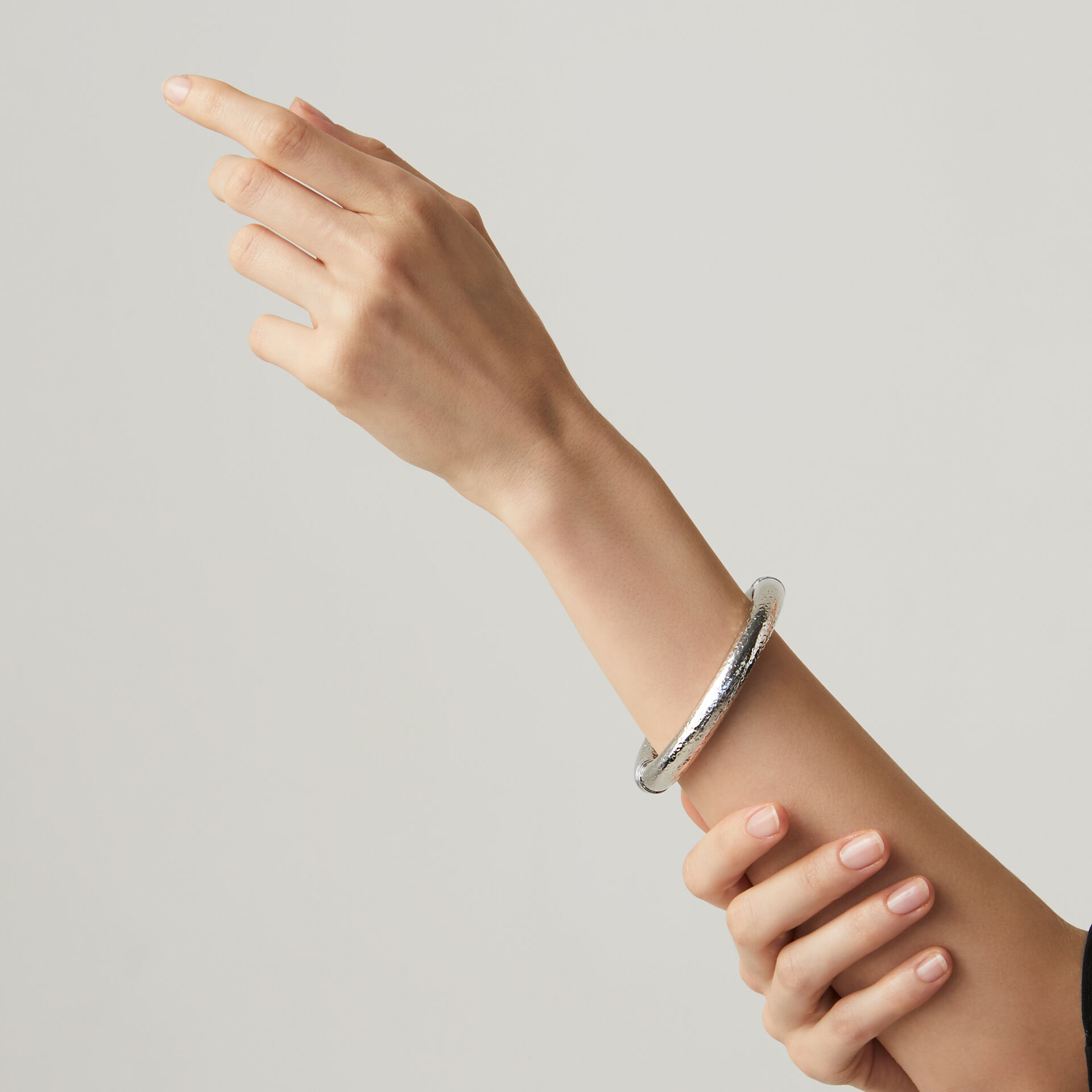 Pulsera R&iacute;gida Rock Grande image number 1