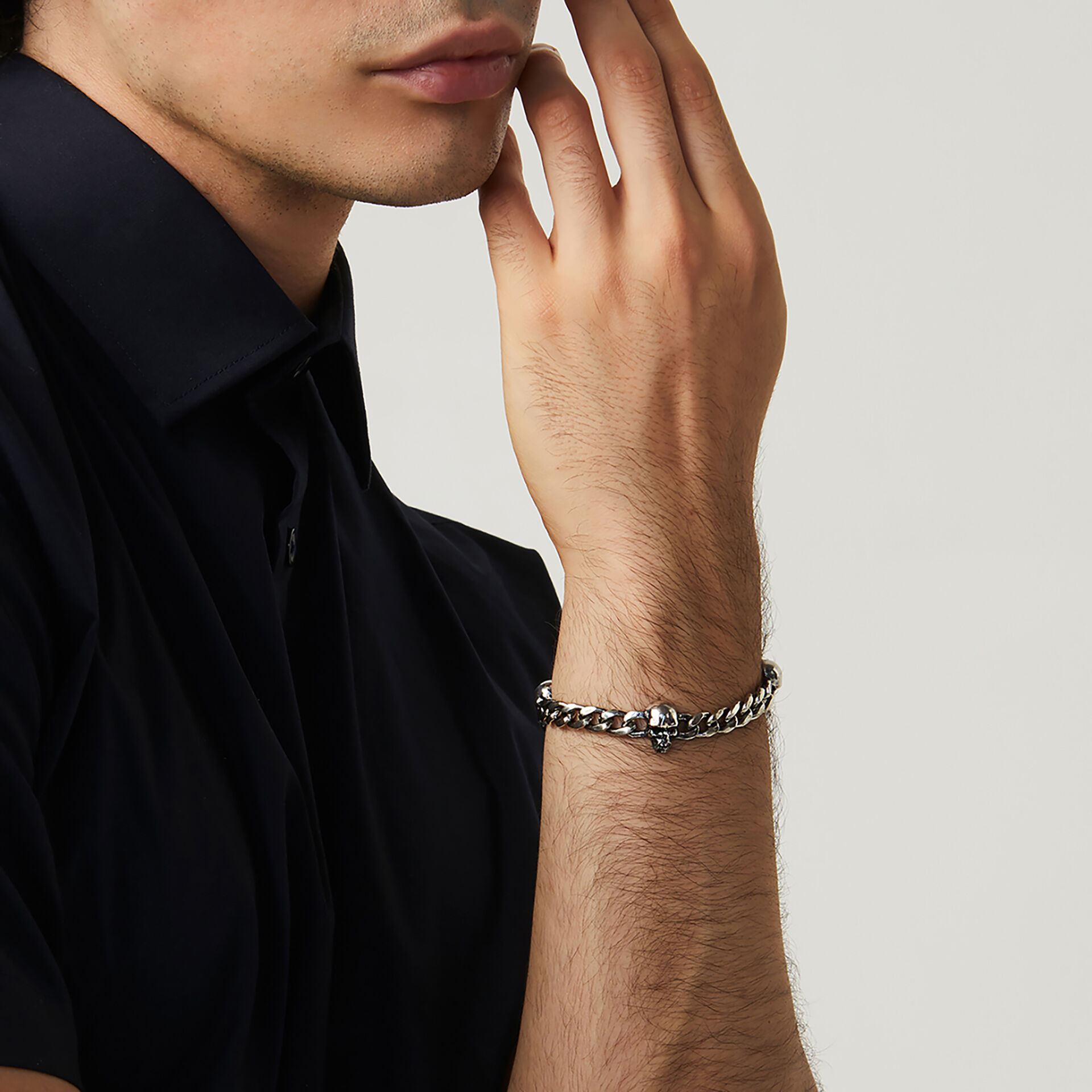 Skulls Curb Chain Bracelet image number 1