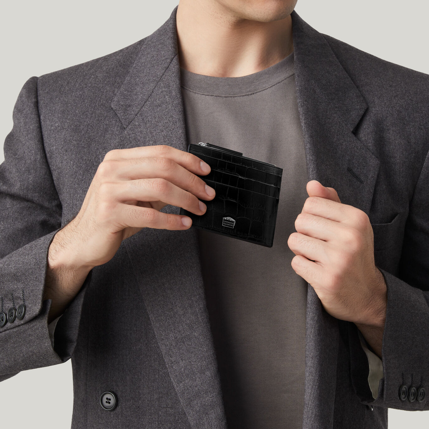 Black Croco Leather Card Holder with Zip, Leather cardholder with iconic sterling silver decoration_image number 4_Giovanni Raspini