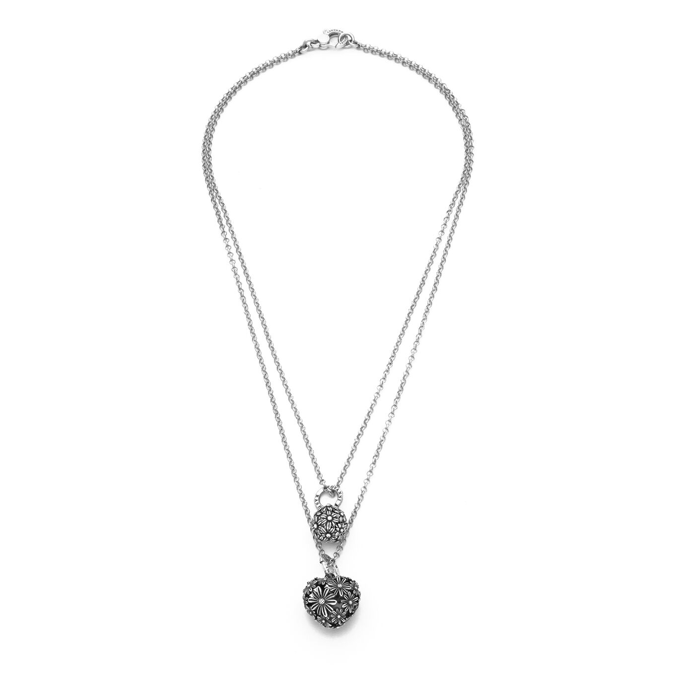 Daisy charm necklace