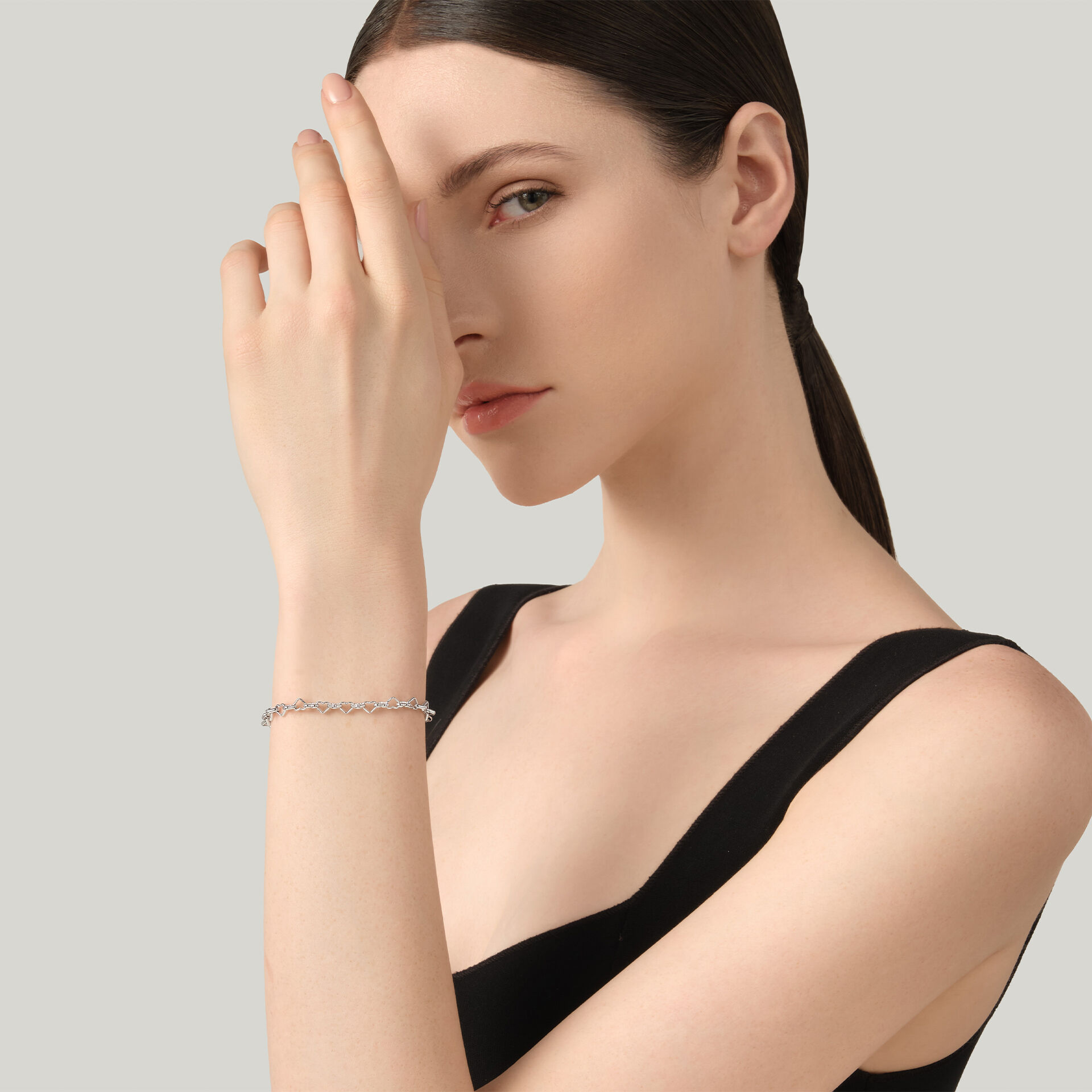 Hearts Chain Bracelet image number 1