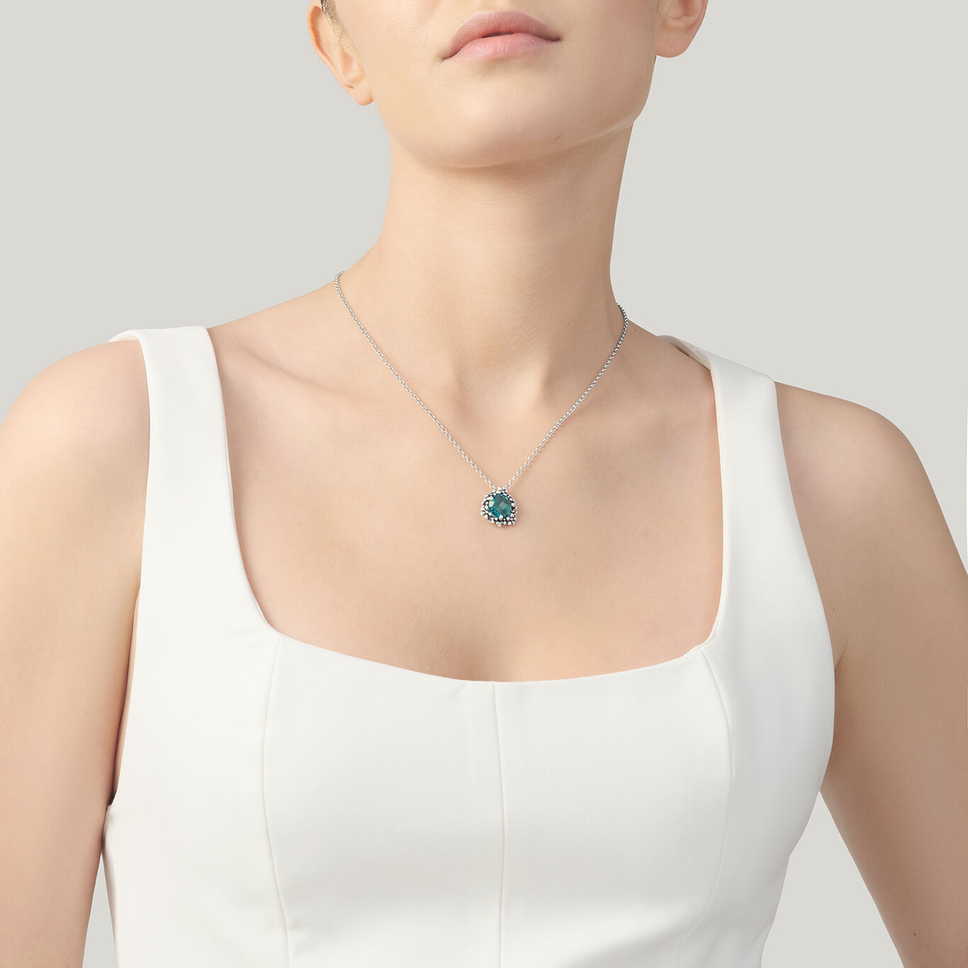 Pendentif Blue Ivy, Collier en argent massif et cristaux colorés_image number 1_Giovanni Raspini